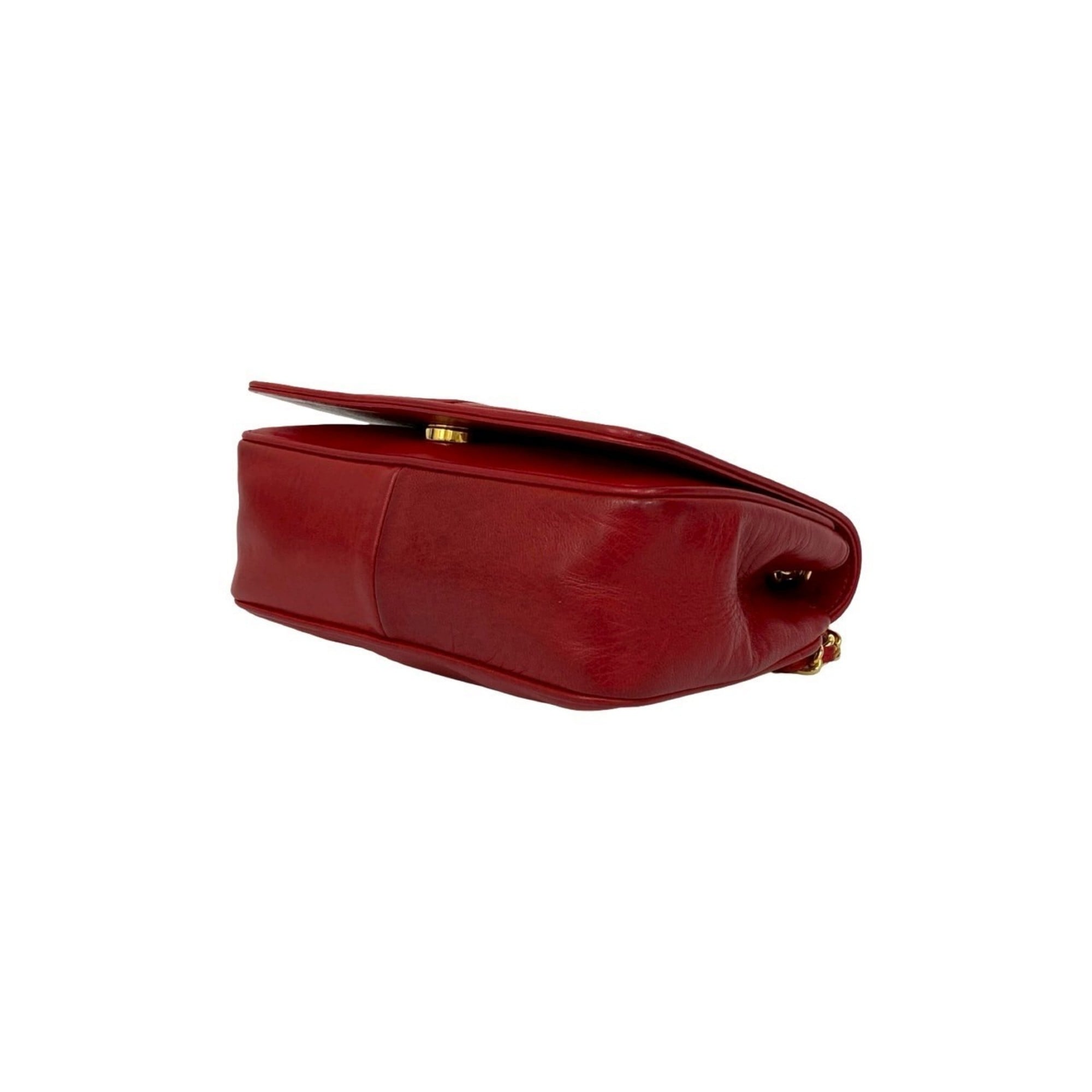 Chanel Red Color Leather Shoulder Bag (Pre-Owned)