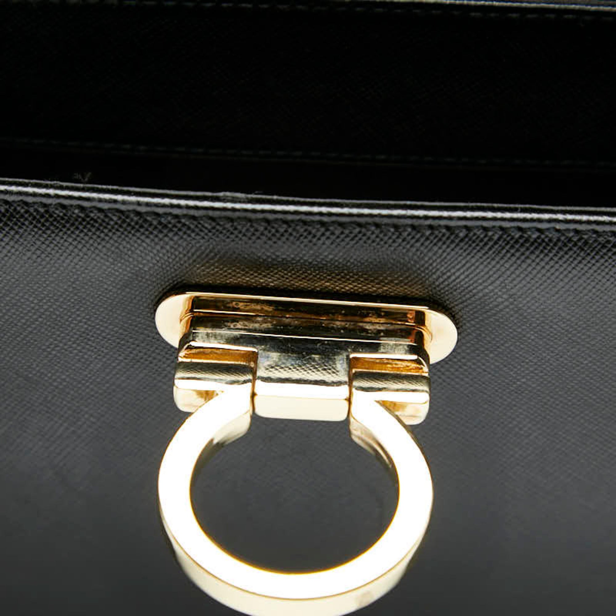 Salvatore Ferragamo Black Leather Handbag Shoulder Bag (Pre-Owned)