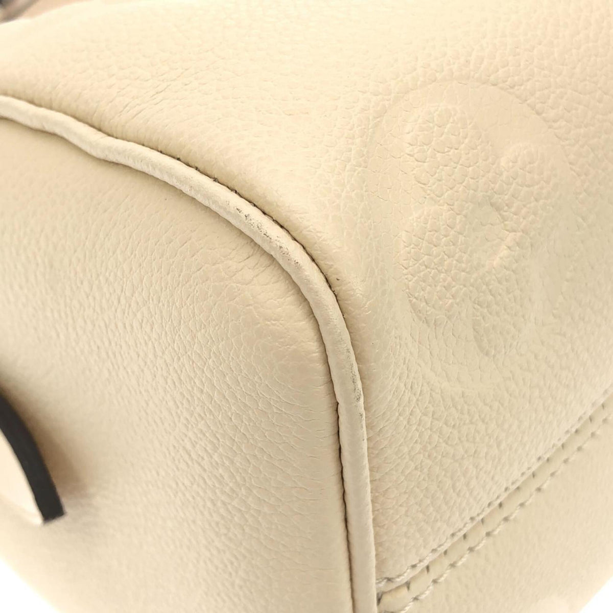 Louis Vuitton Beige Leather Boston Bag (Pre-Owned)