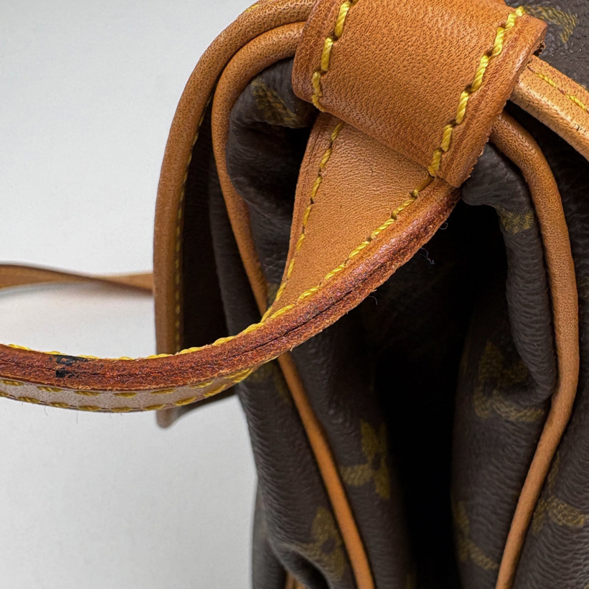 Louis Vuitton Brown Monogram Shoulder Bag (Pre-Owned)