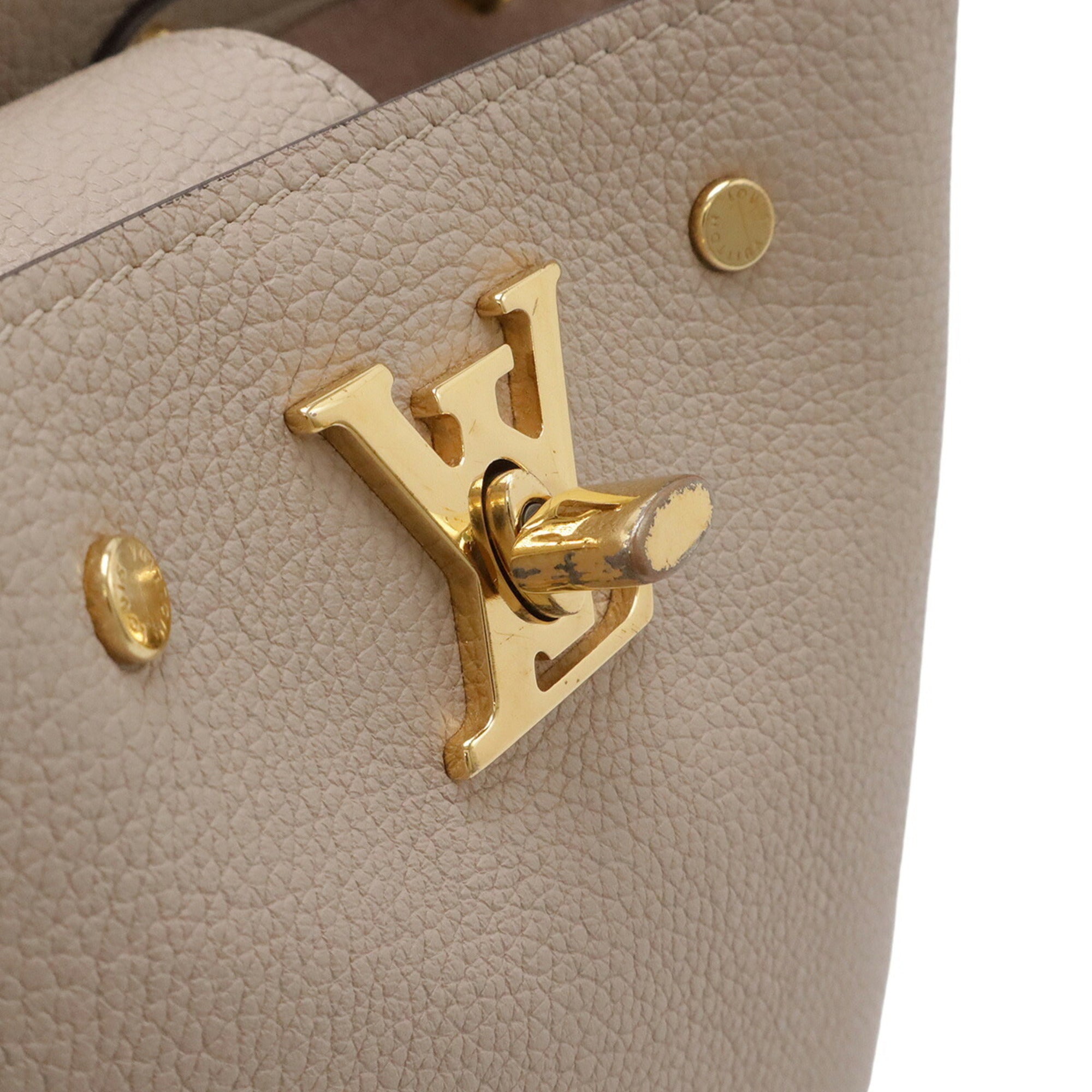 Louis Vuitton Beige Leather Shoulder Bag (Pre-Owned)