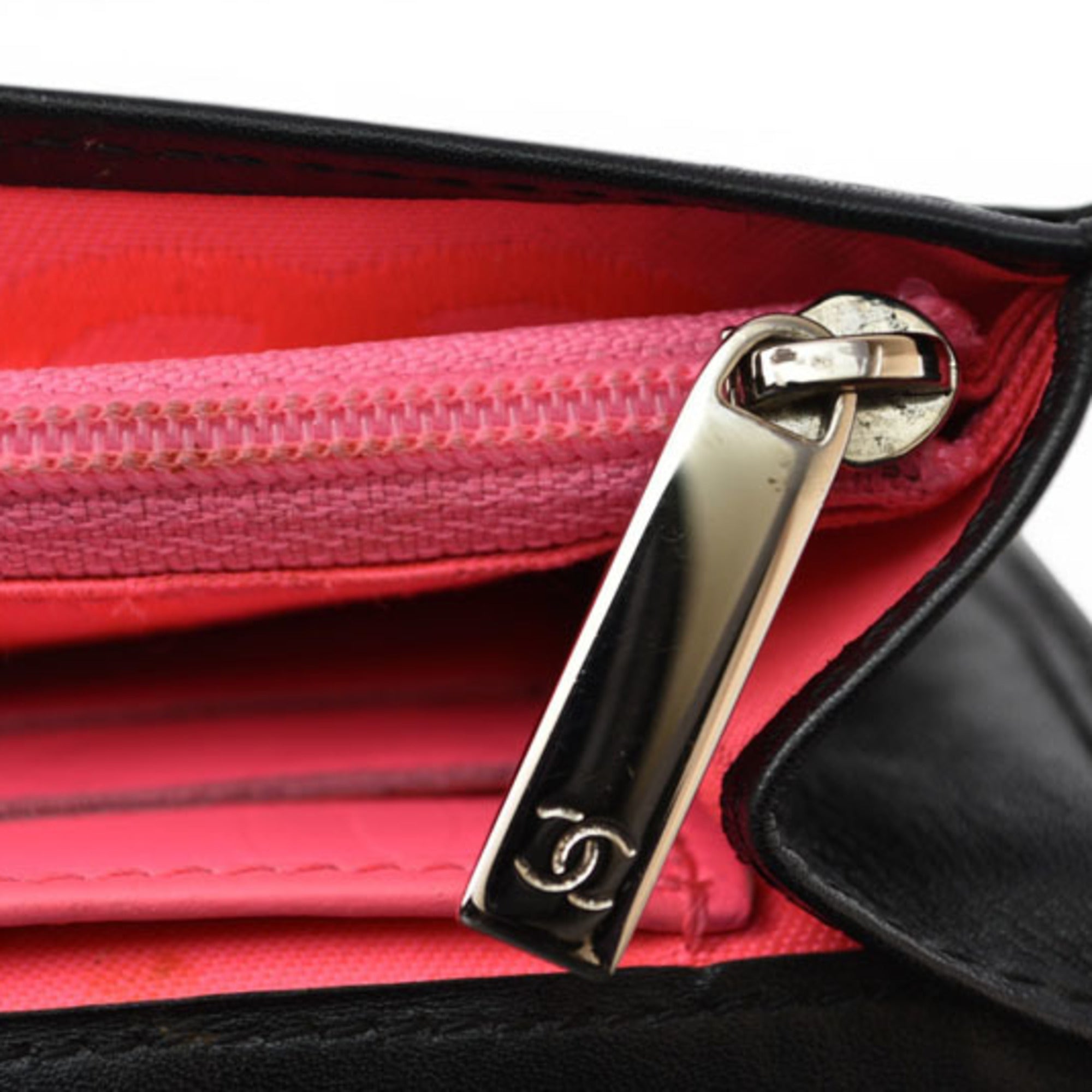 Chanel Black Pink Leather Wallet (Bi-Fold) (Pre-Owned)