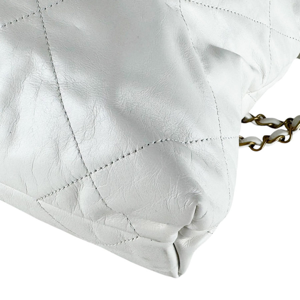 Chanel White Leather Shoulder Bag (Pre-Owned)