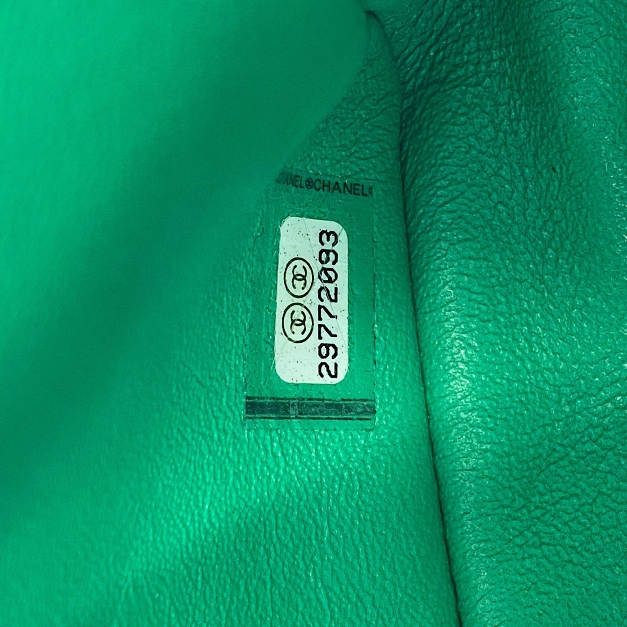 Chanel Green Shoulder Bag (Pre-Owned)