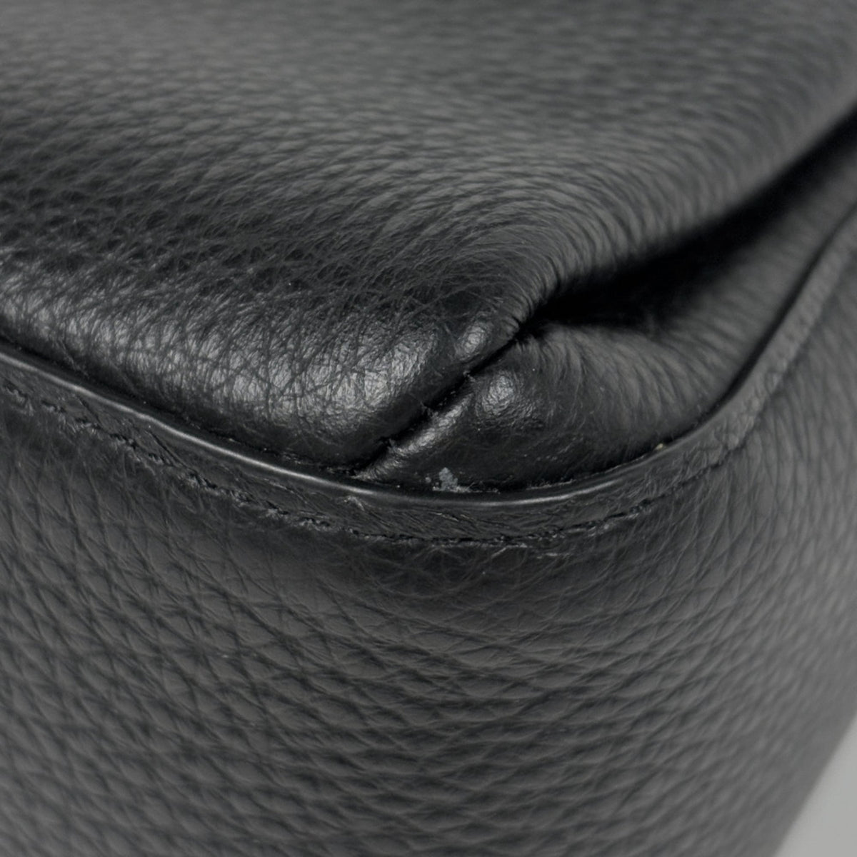 Coach Black Leather Shoulder Bag (Pre-Owned)