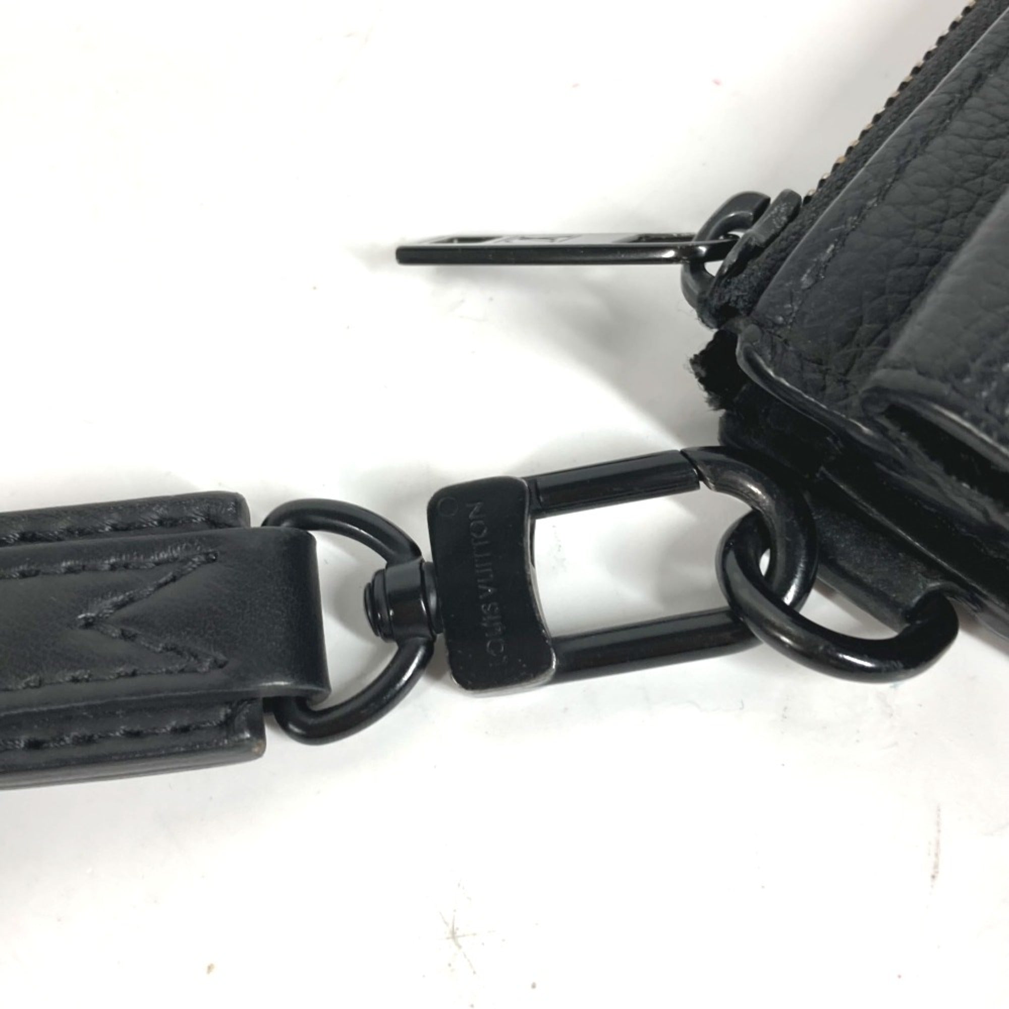 Louis Vuitton Black Leather Long Wallet (Bi-Fold) (Pre-Owned)