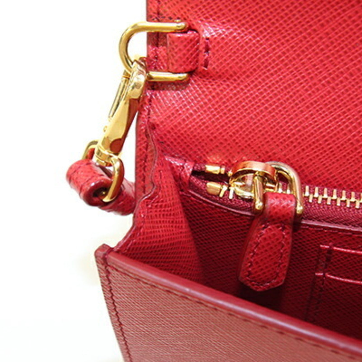 Prada Red Color Leather Pochette Shoulder Bag (Pre-Owned)