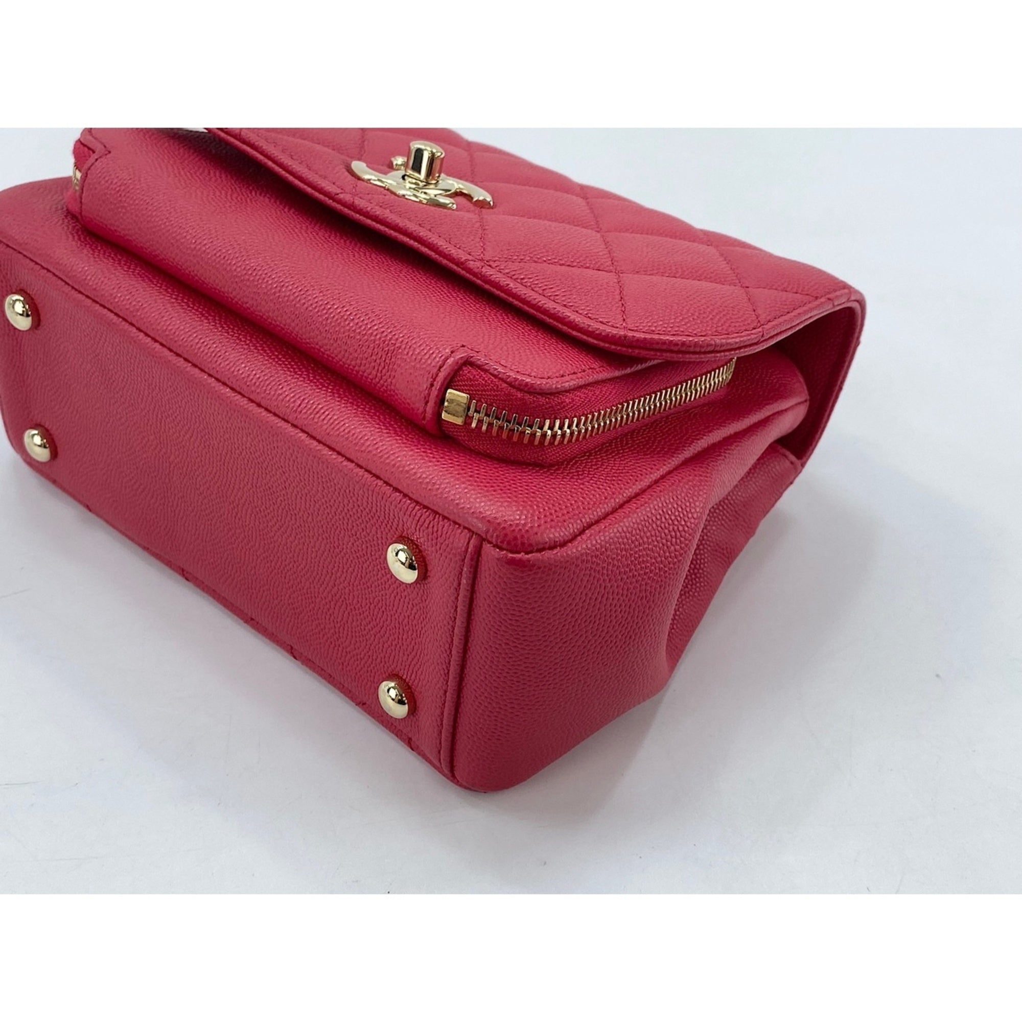 Chanel Red Color Shoulder Bag (Pre-Owned)