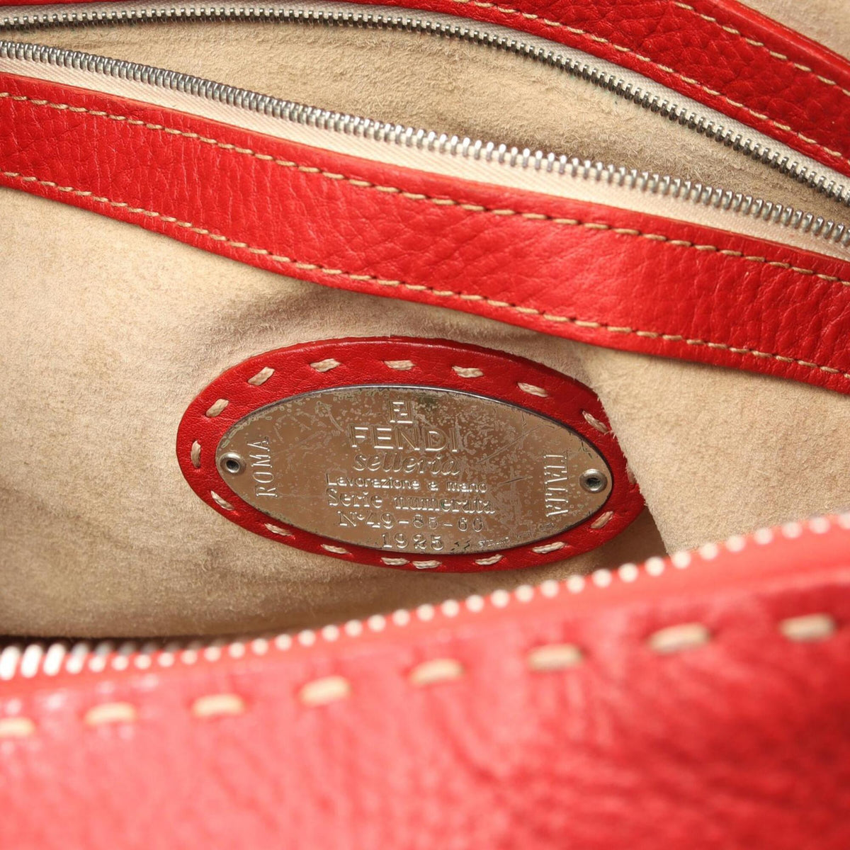 Fendi Red Color Leather Handbag Shoulder Bag (Pre-Owned)