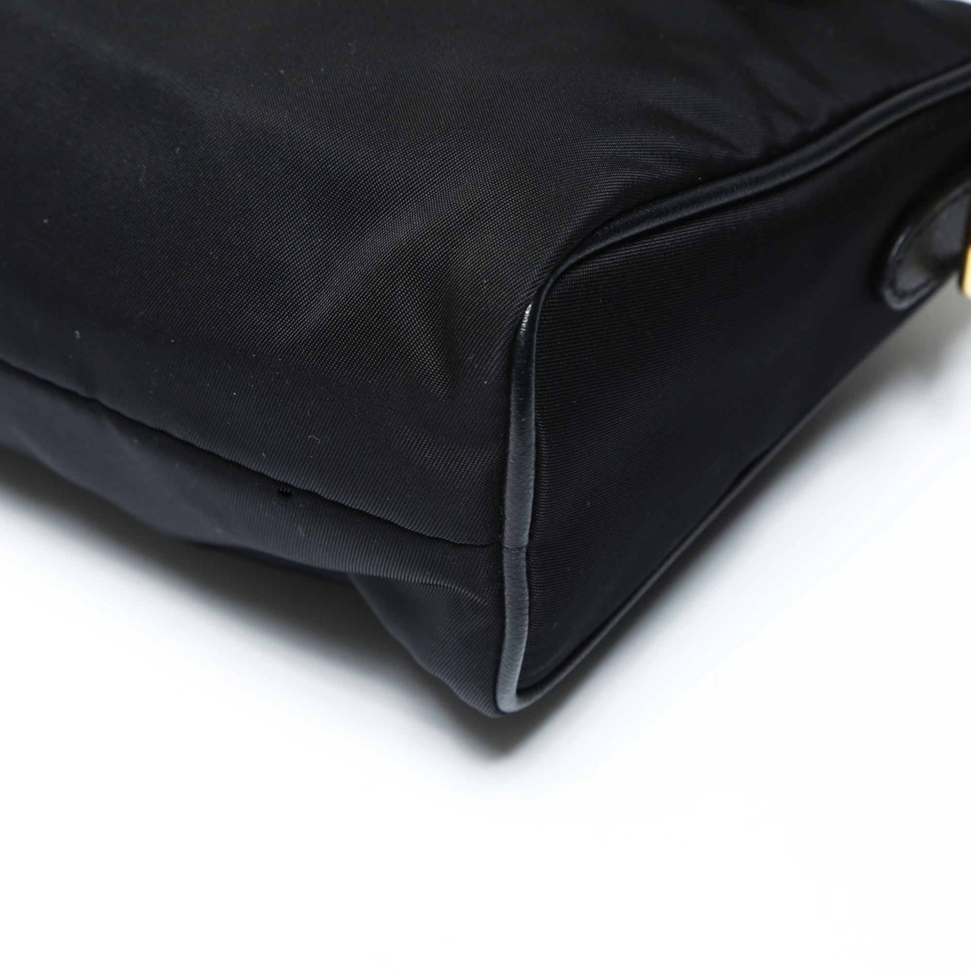 Prada Black Nylon Shoulder Bag (Pre-Owned)