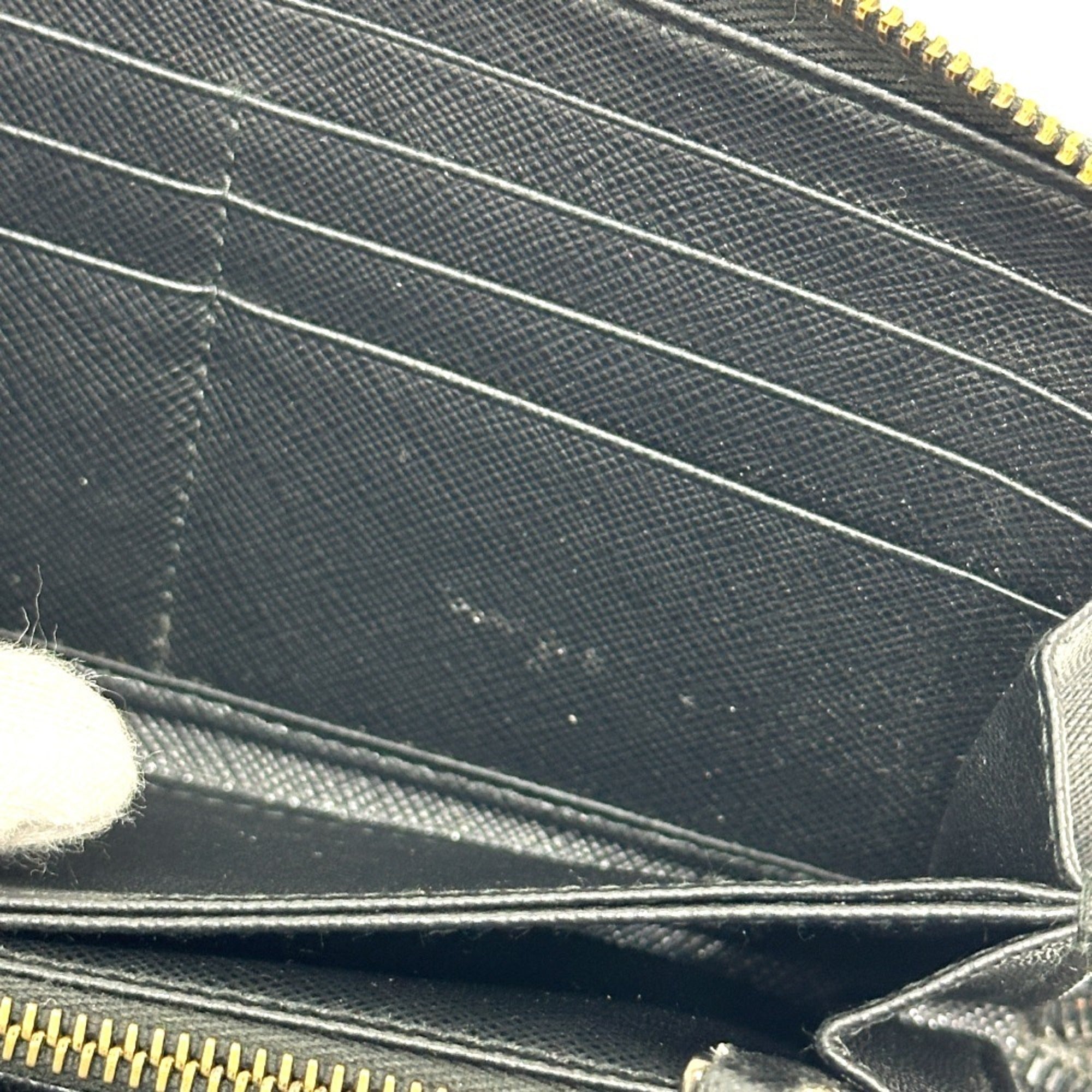Prada Black Saffiano Long Wallet (Bi-Fold) (Pre-Owned)