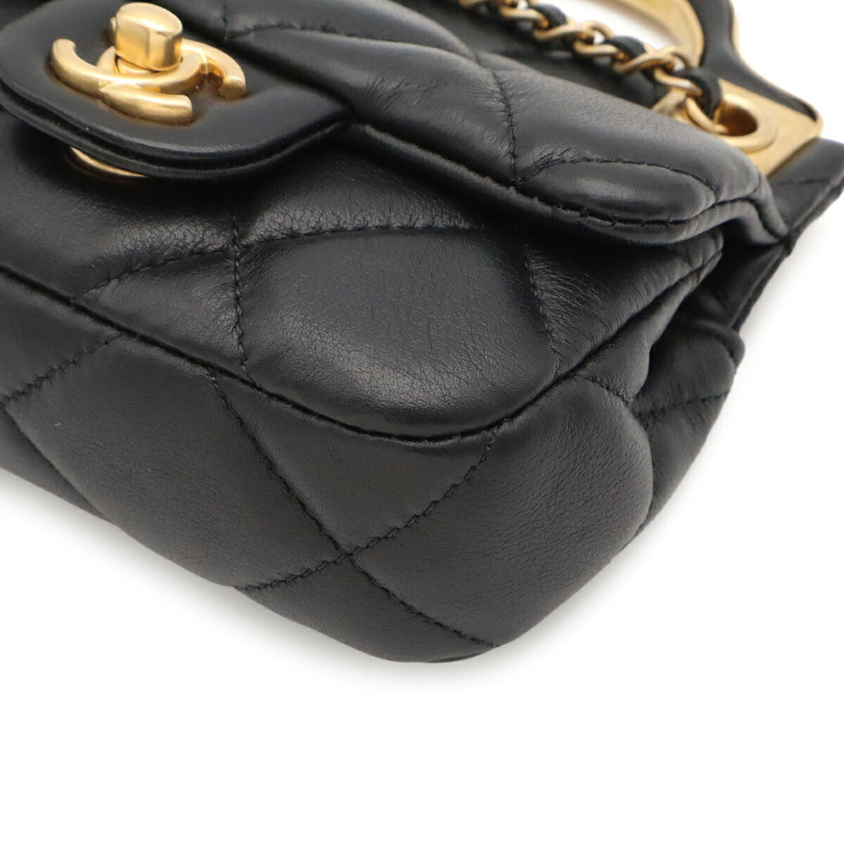 Chanel Matelasse Black Leather Pochette Shoulder Bag (Pre-Owned)