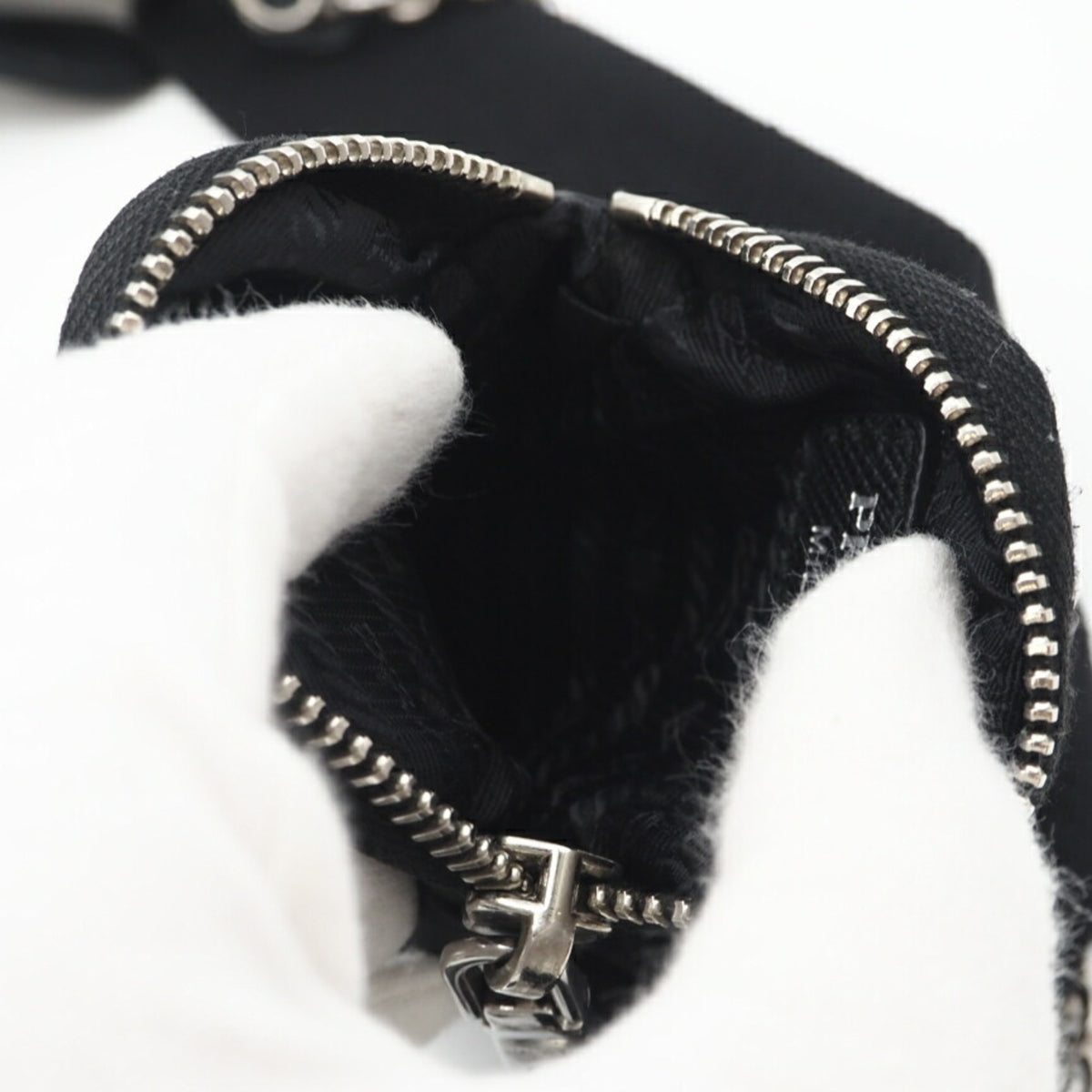 Prada Black Leather Shoulder Bag (Pre-Owned)