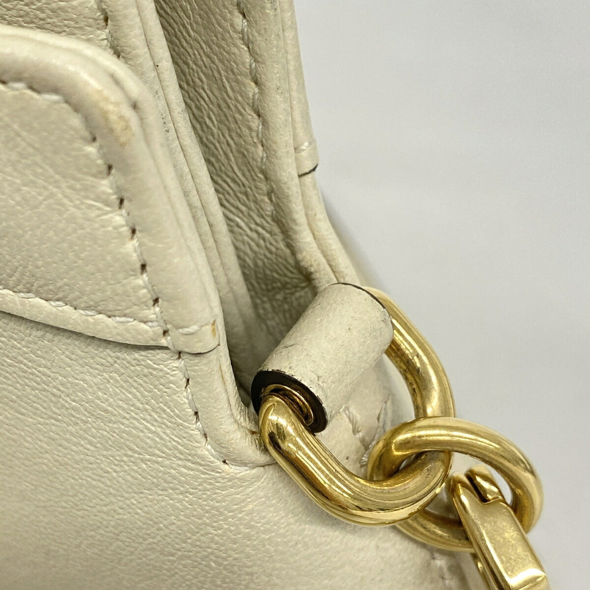 Gucci Ivory Leather Handbag (Pre-Owned)