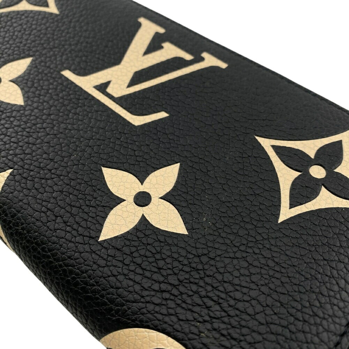 Louis Vuitton Beige Black Leather Long Wallet (Bi-Fold) (Pre-Owned)