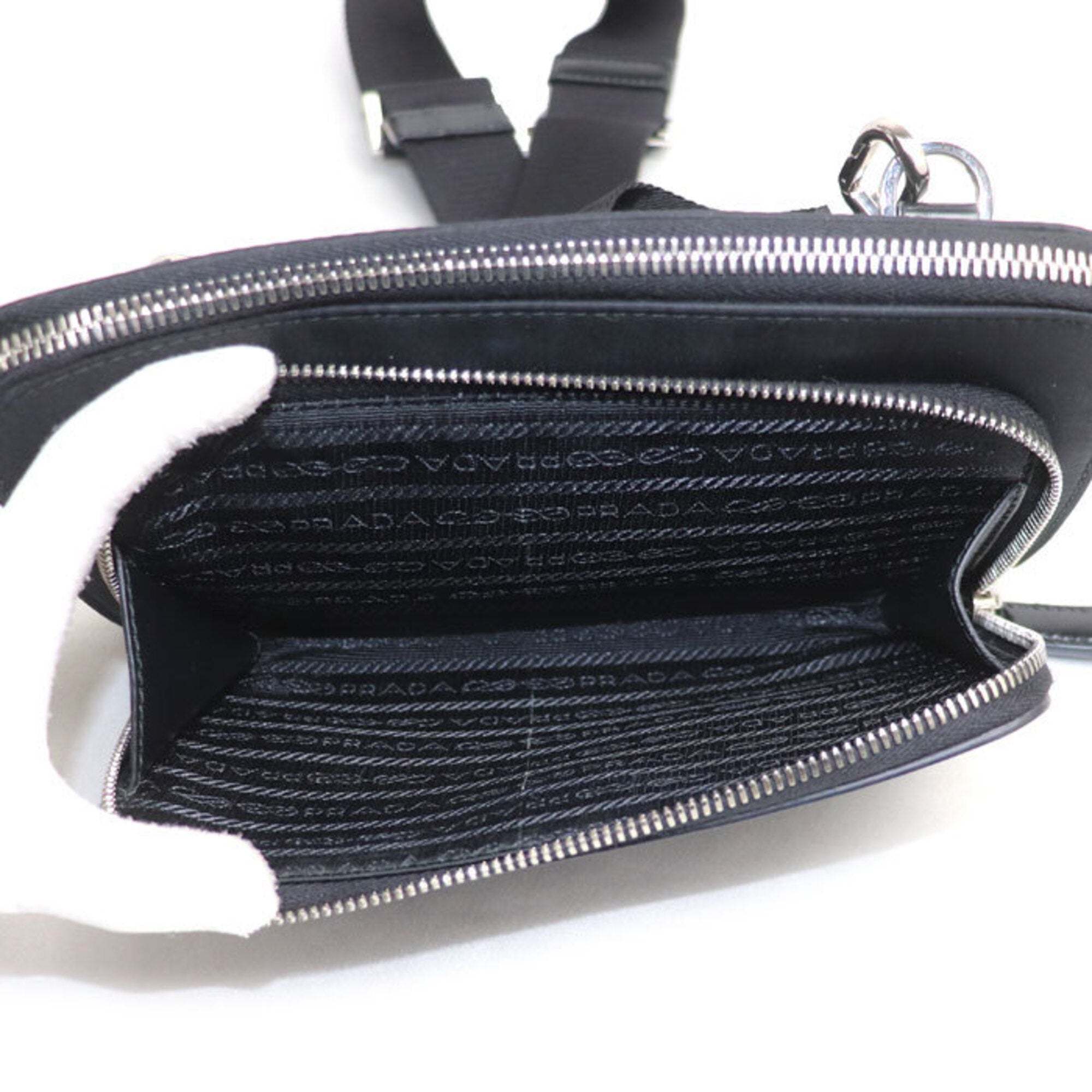 Prada Black Leather Nylon Shoulder Bag (Pre-Owned)