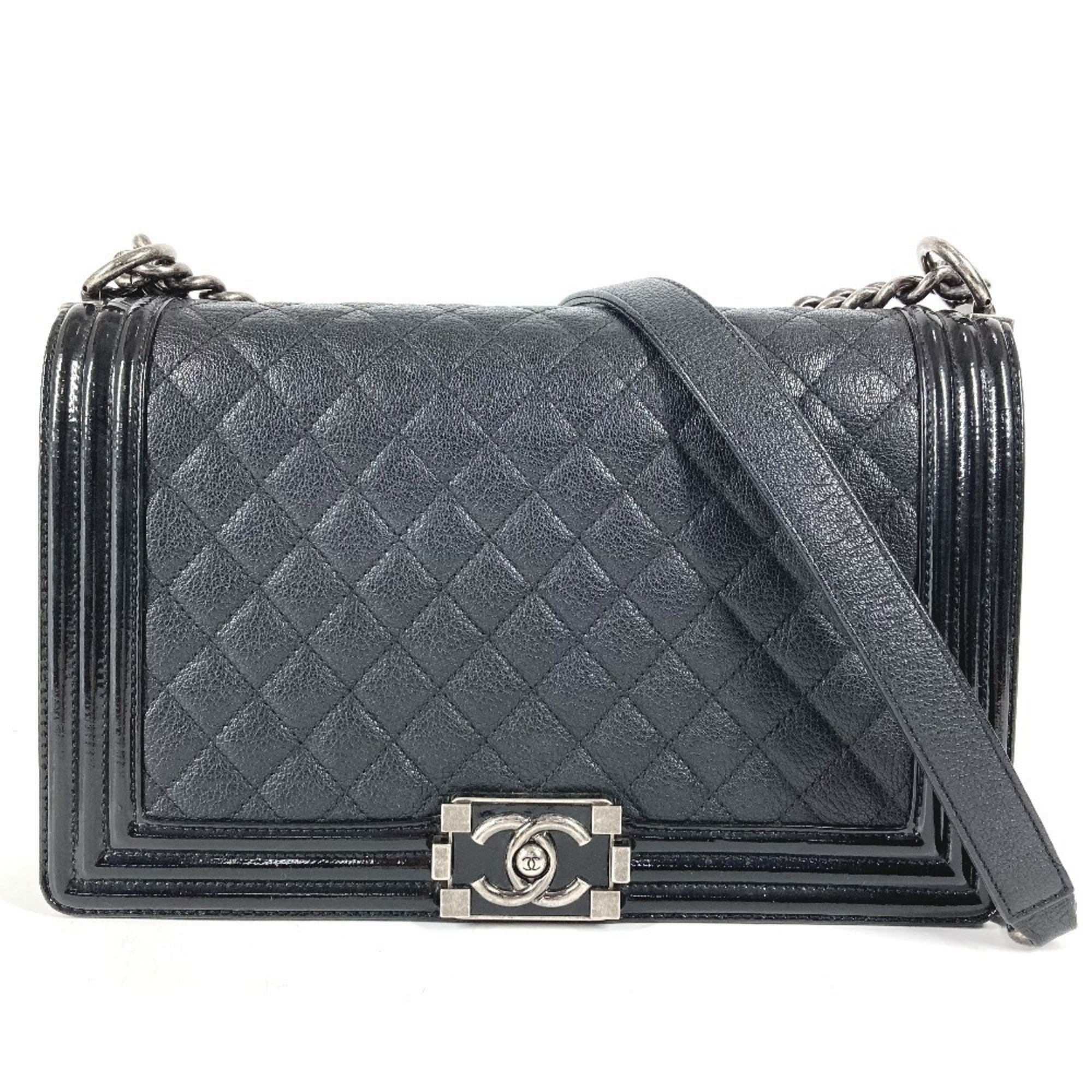 Chanel Matelasse Black Grained Calfskin Shoulder Bag (Pre-Owned)