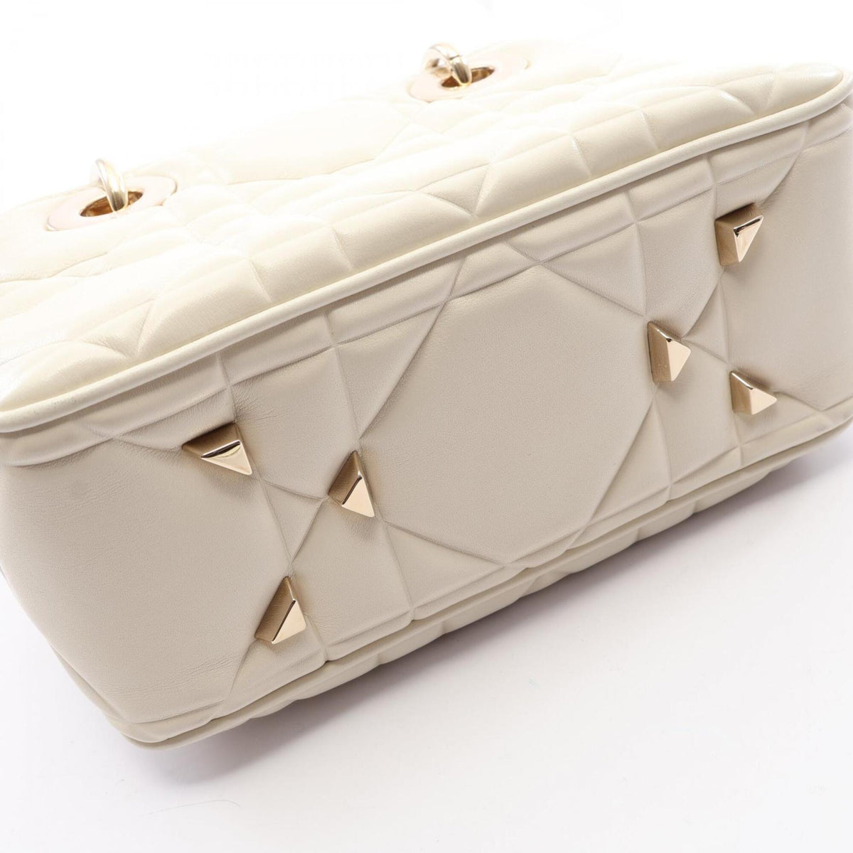 Christian Dior White Leather Handbag (Pre-Owned)