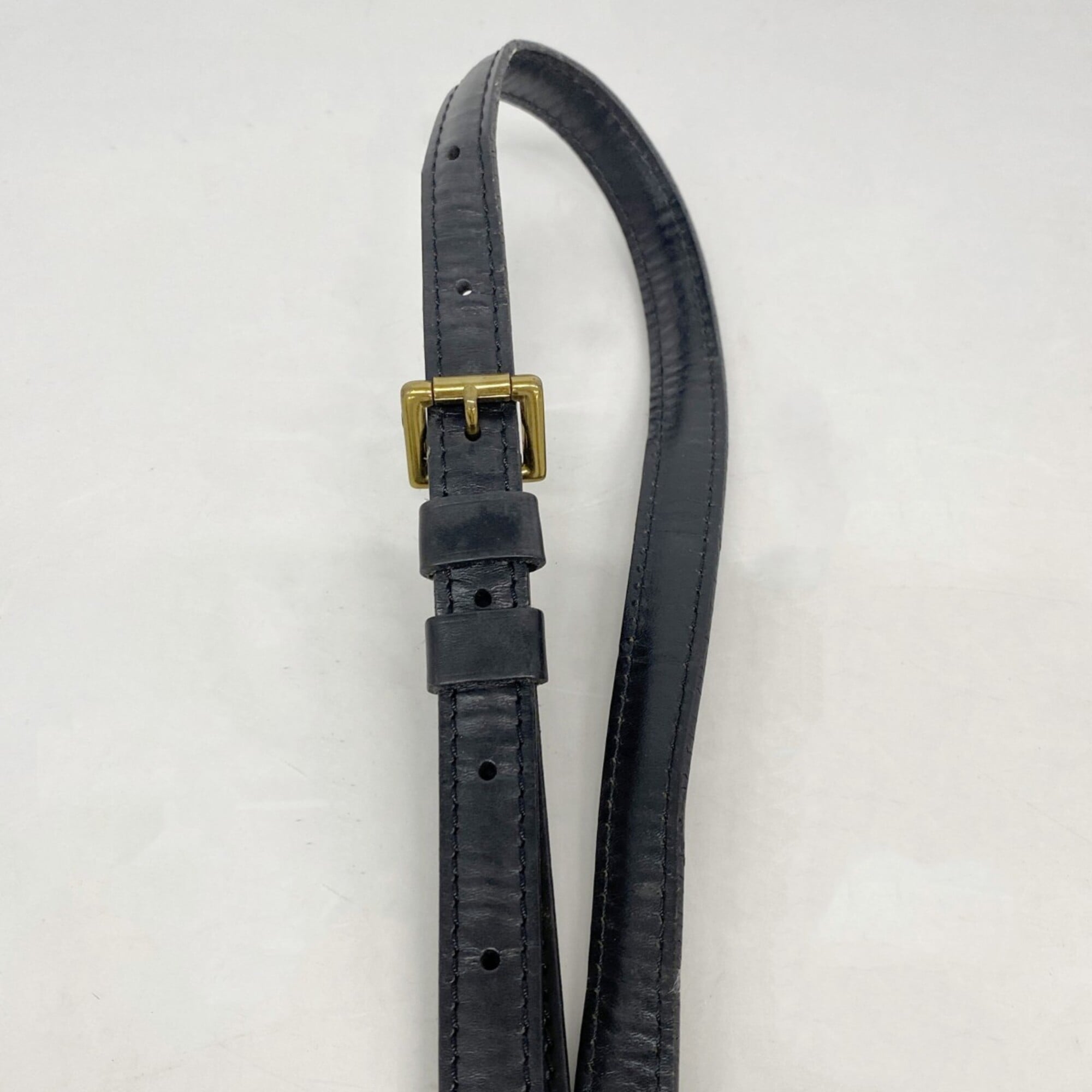 Louis Vuitton Noir Shoulder Bag (Pre-Owned)