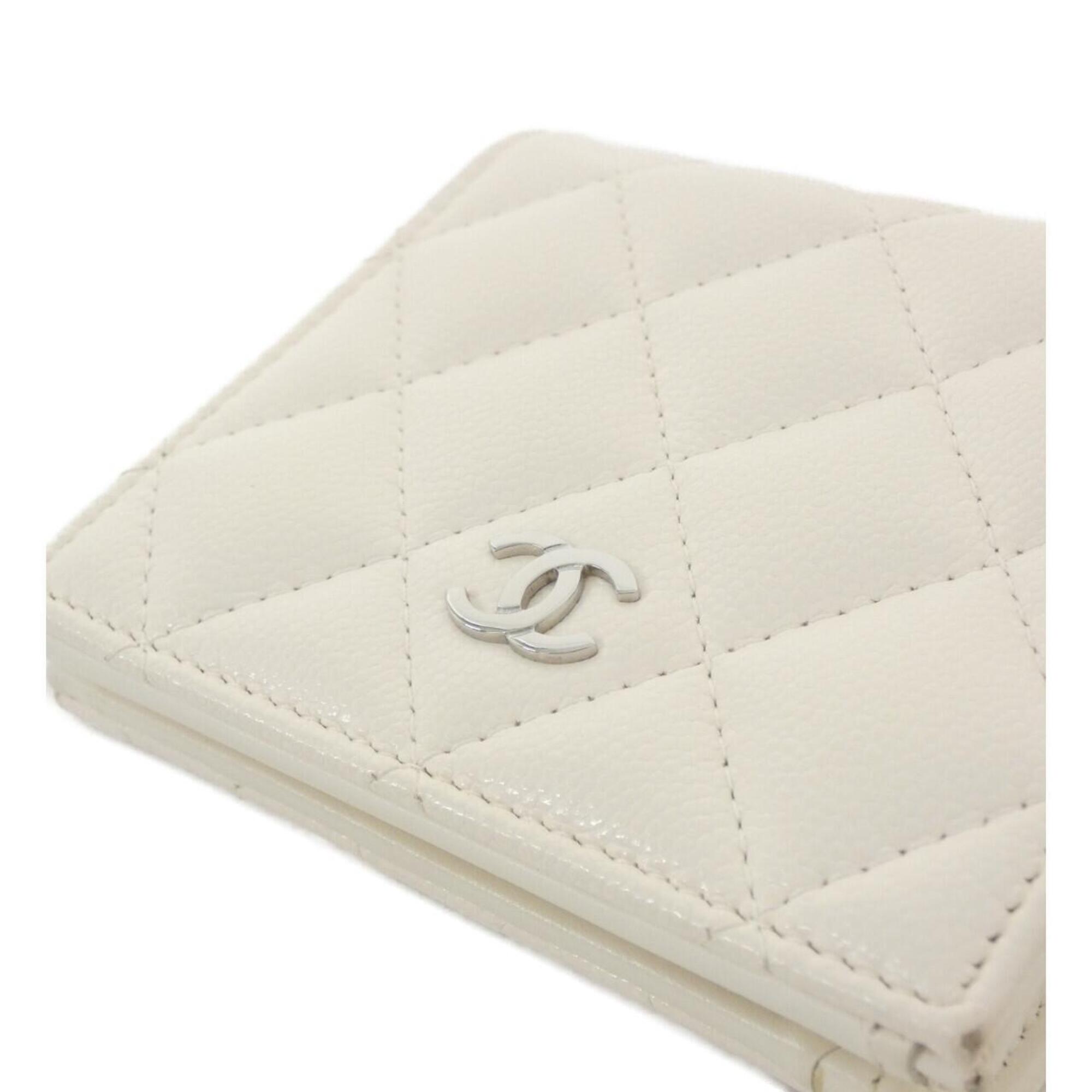 Chanel White Grained Calfskin Long Wallet (Bi-Fold) (Pre-Owned)