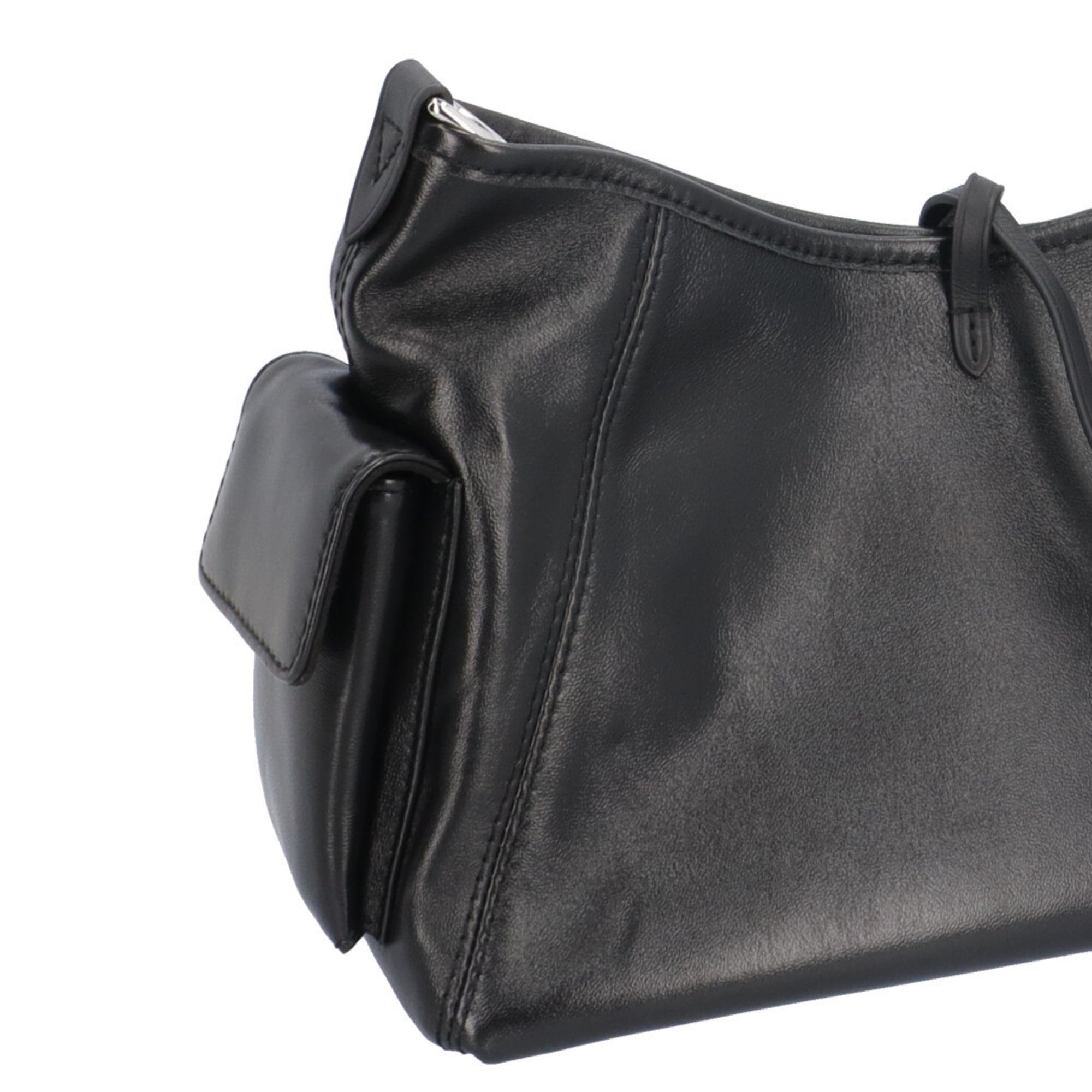 Louis Vuitton Black Leather Shoulder Bag (Pre-Owned)