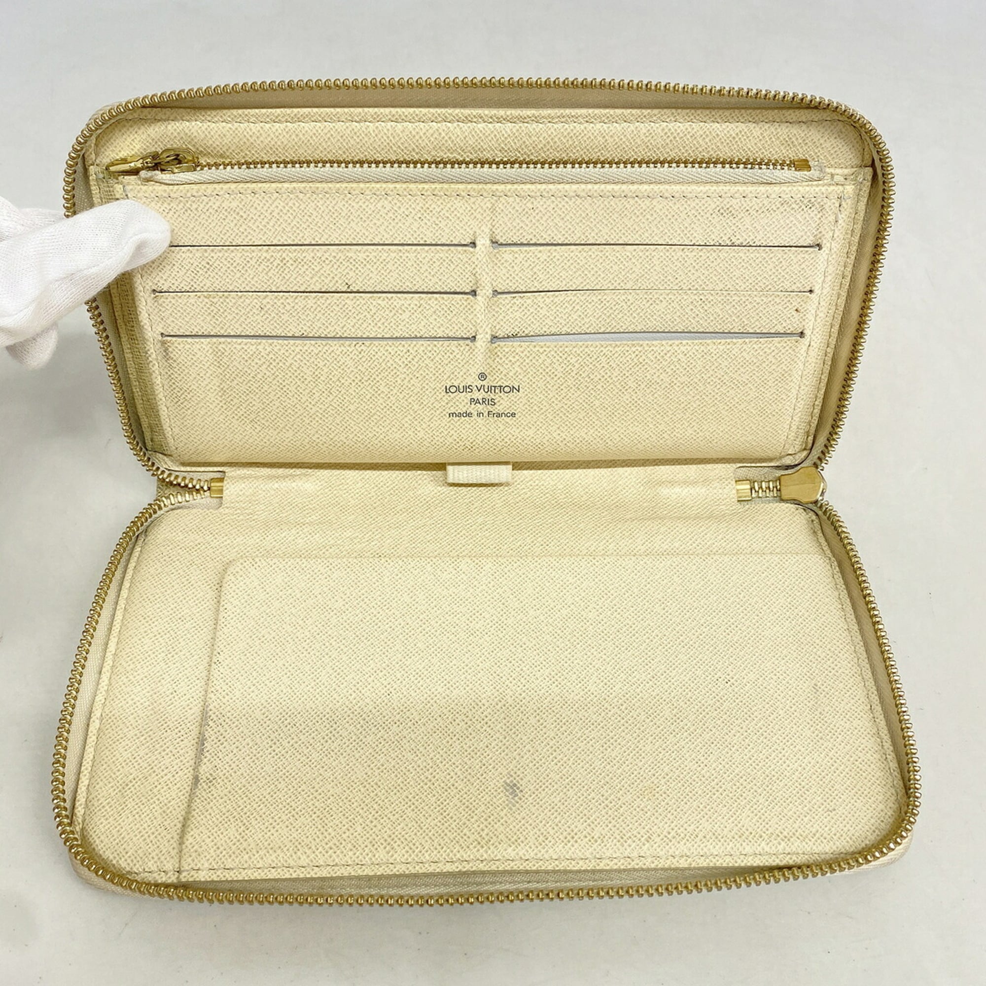Louis Vuitton White Long Wallet (Bi-Fold) (Pre-Owned)