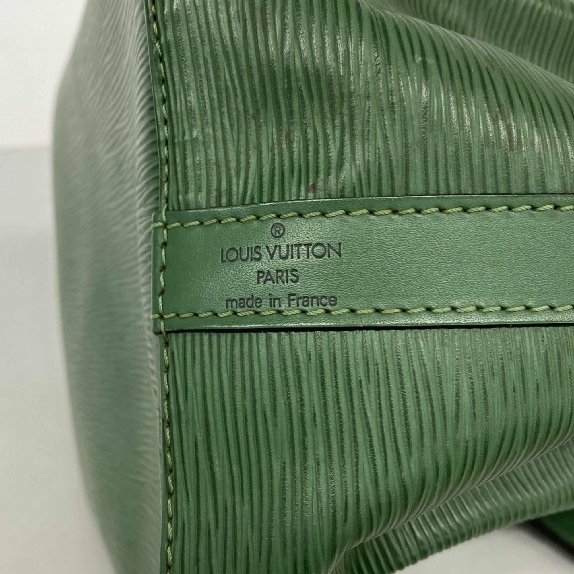 Louis Vuitton Green Shoulder Bag (Pre-Owned)