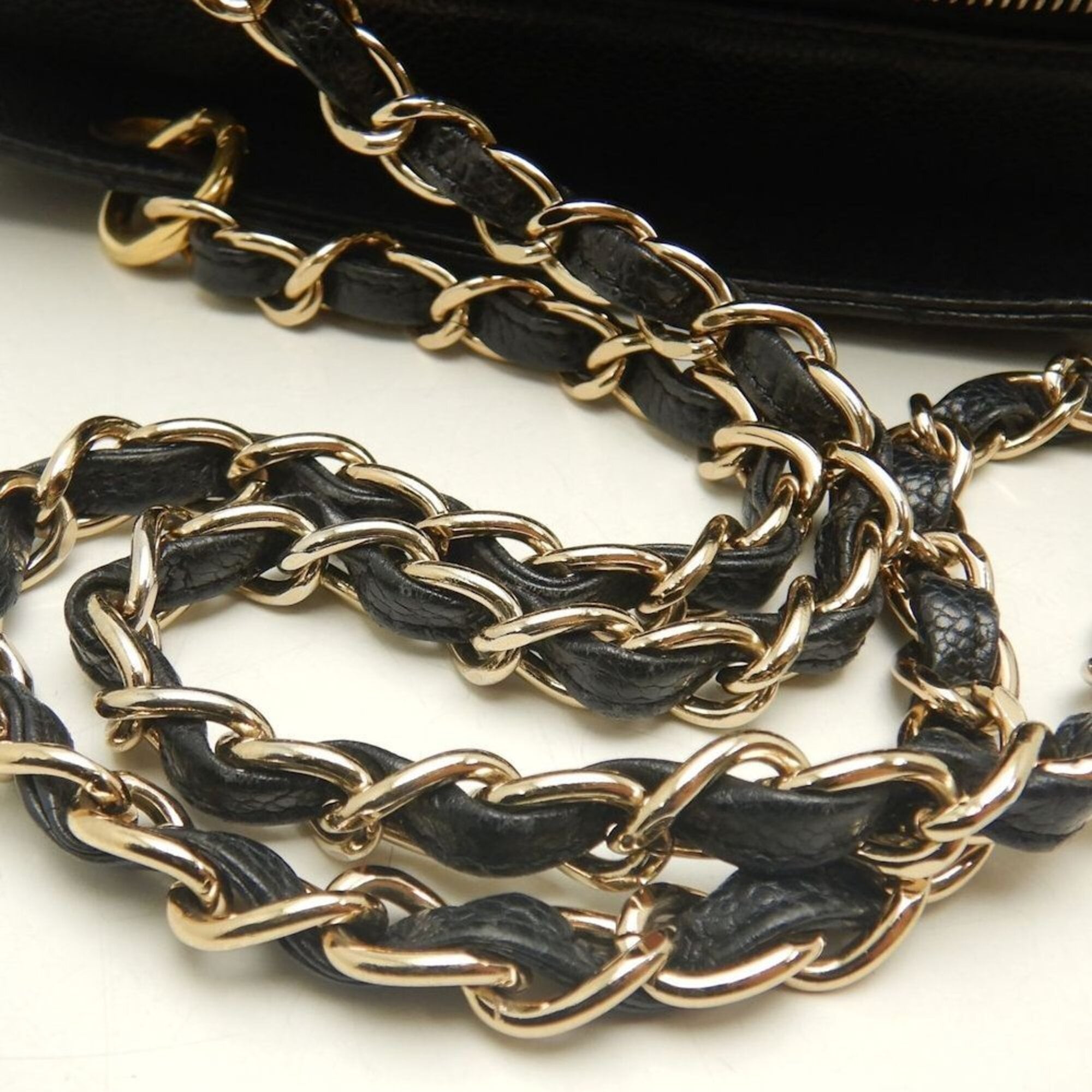 Chanel Matelasse Black Grained Calfskin Tote Bag (Pre-Owned)