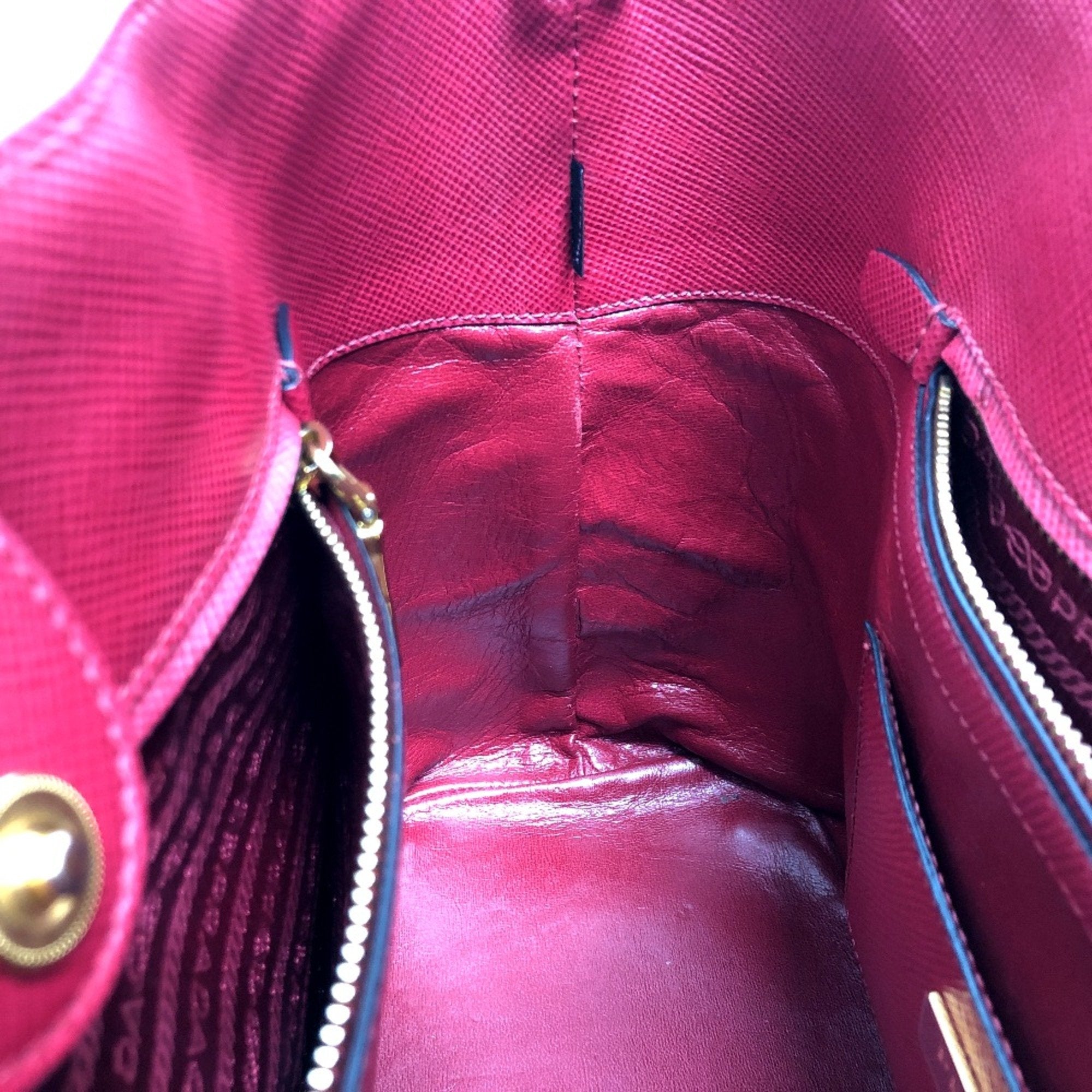 Prada Red Leather Handbag (Pre-Owned)