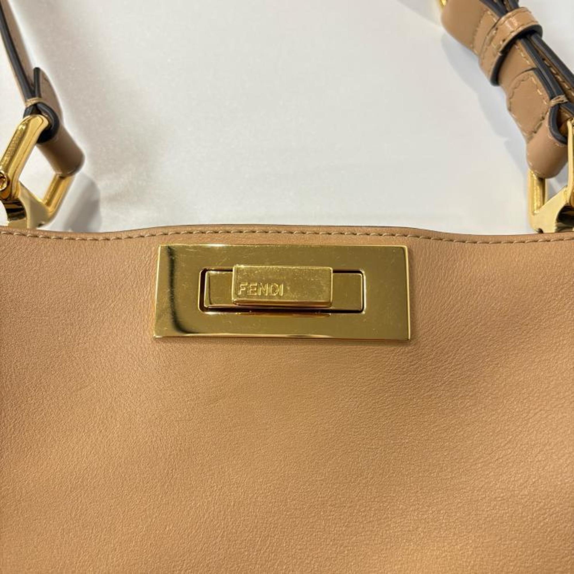 Fendi Beige Leather Handbag (Pre-Owned)