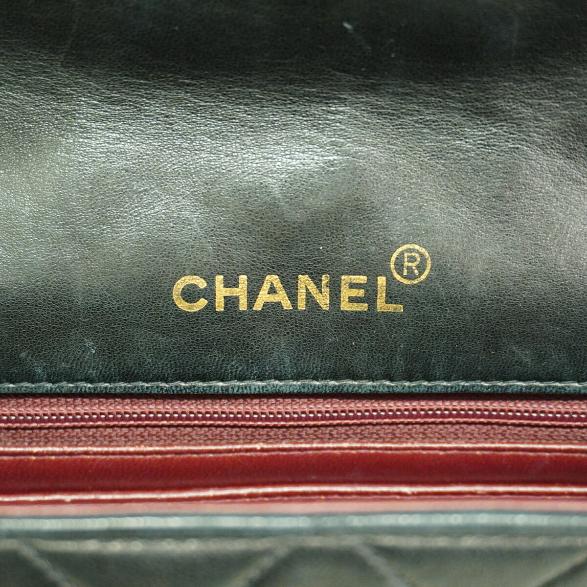 Chanel Black Leather Shoulder Bag (Pre-Owned)