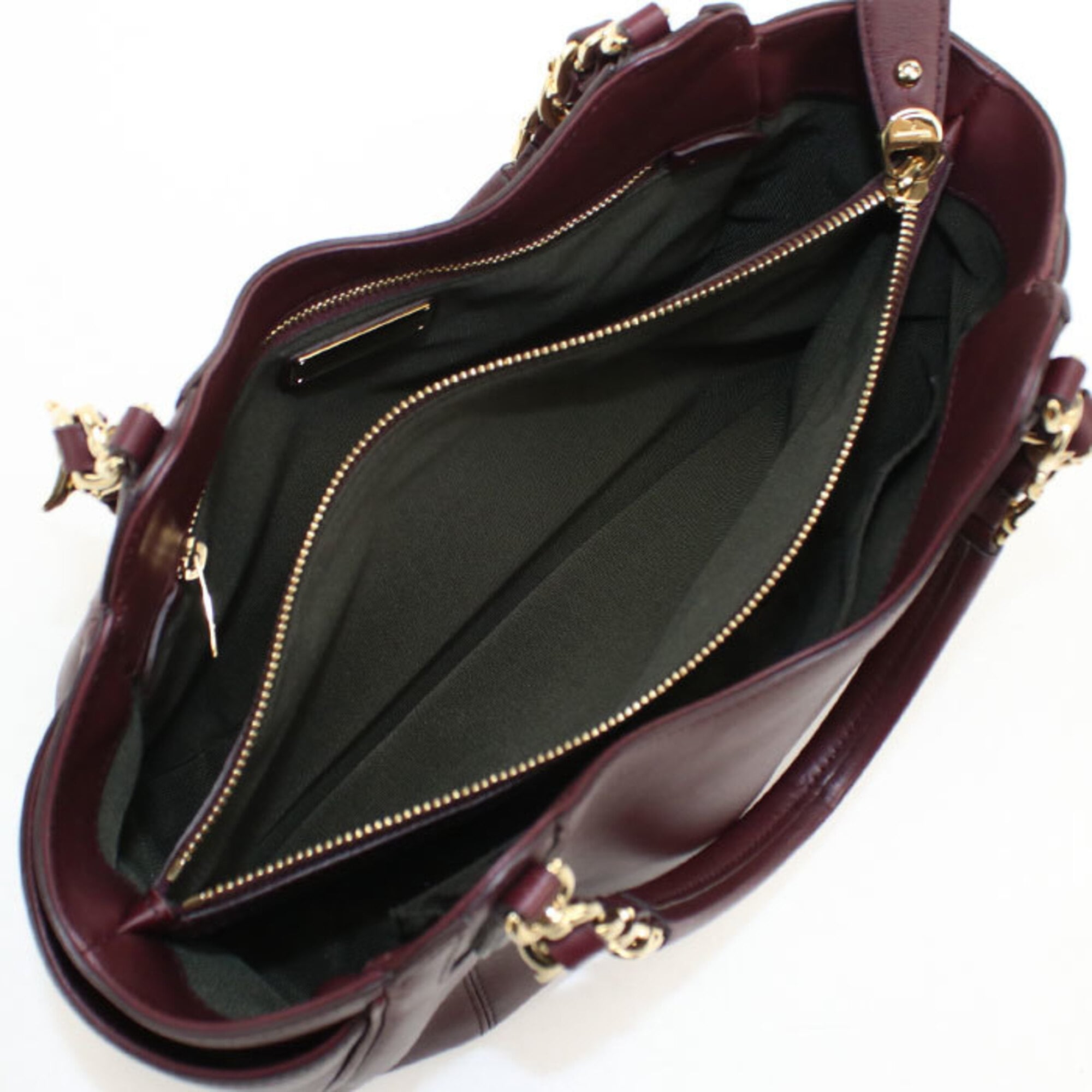 Salvatore Ferragamo Red Color Wine Leather Handbag (Pre-Owned)