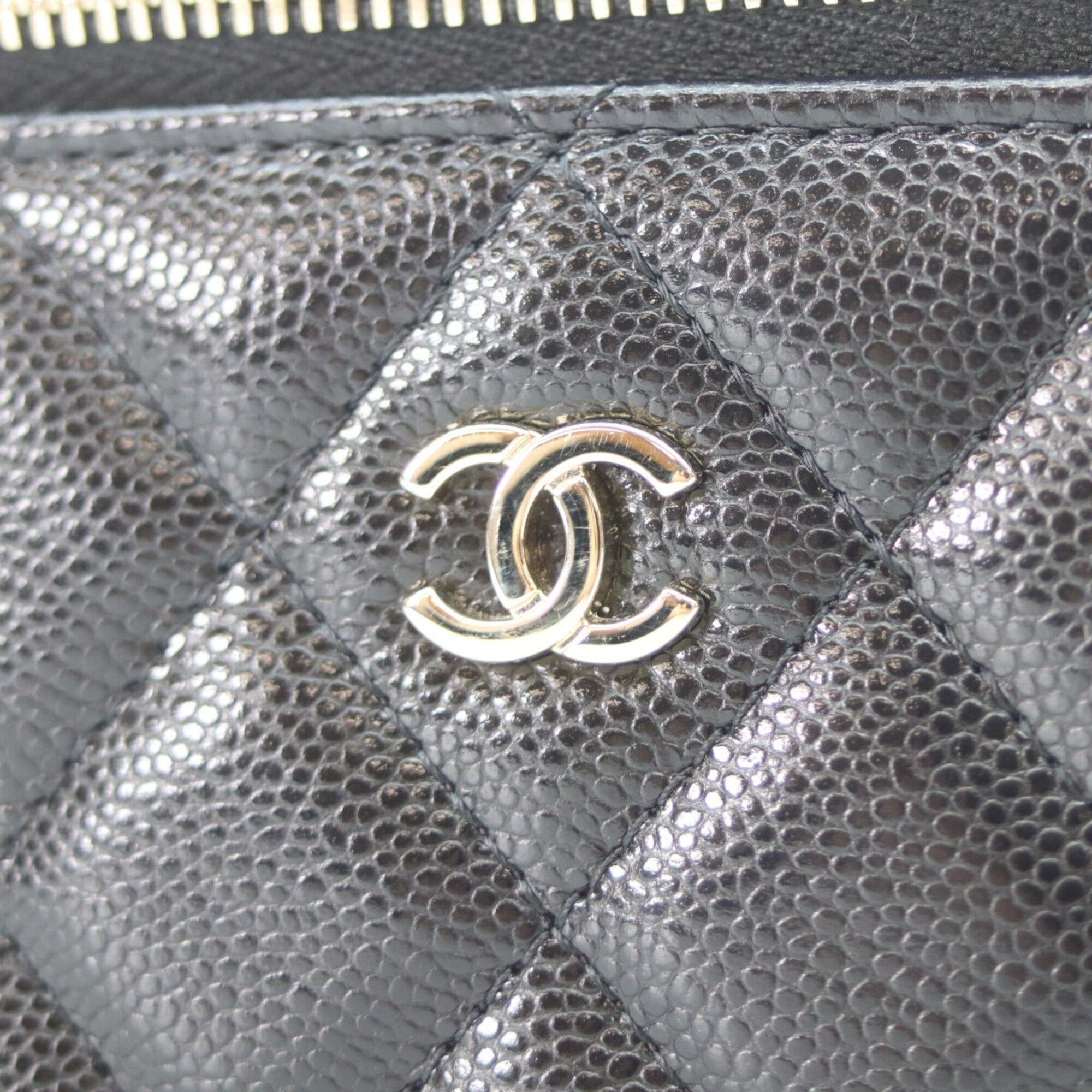 Chanel Black Grained Calfskin Shoulder Bag (Pre-Owned)