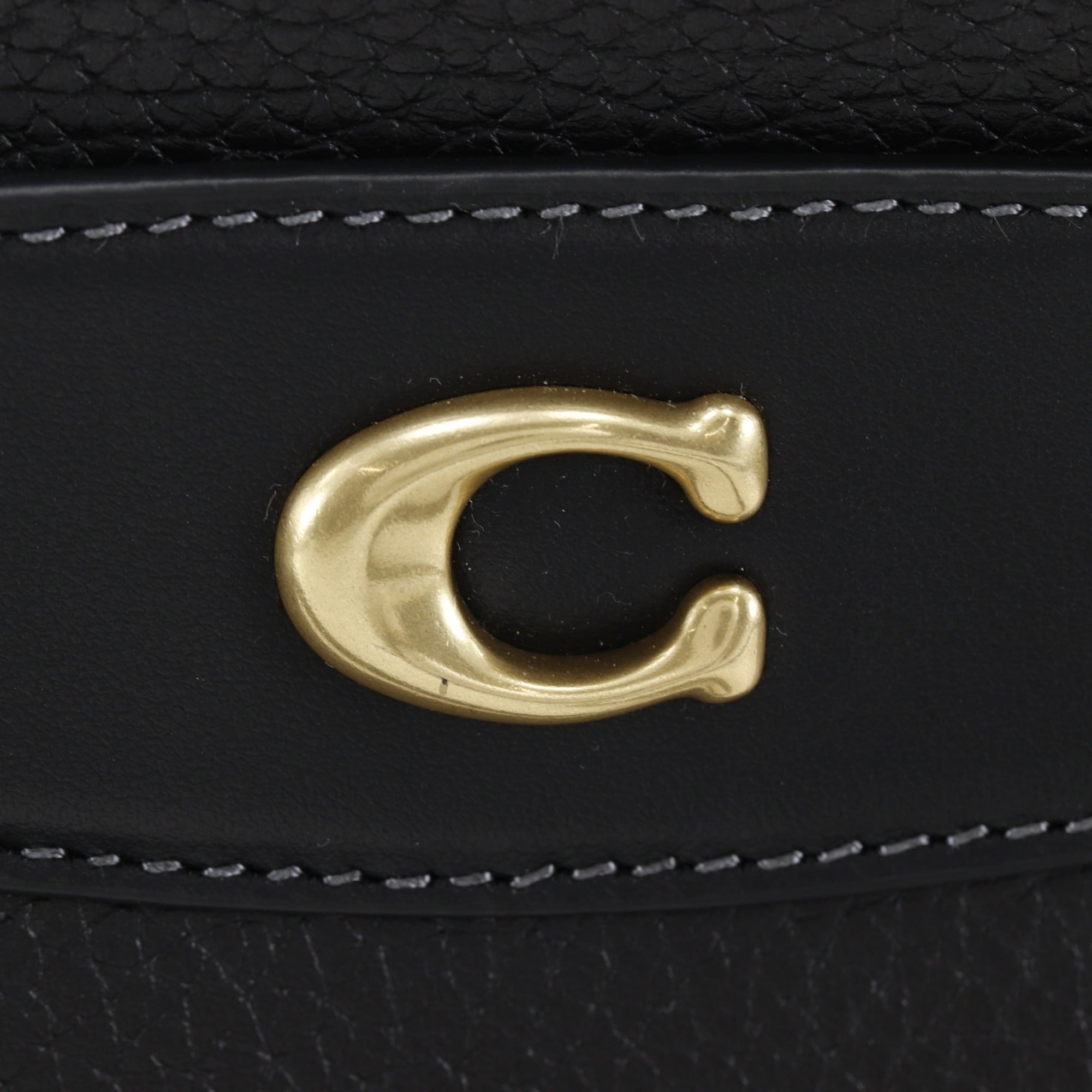 Coach Black Leather Shoulder Bag (Pre-Owned)