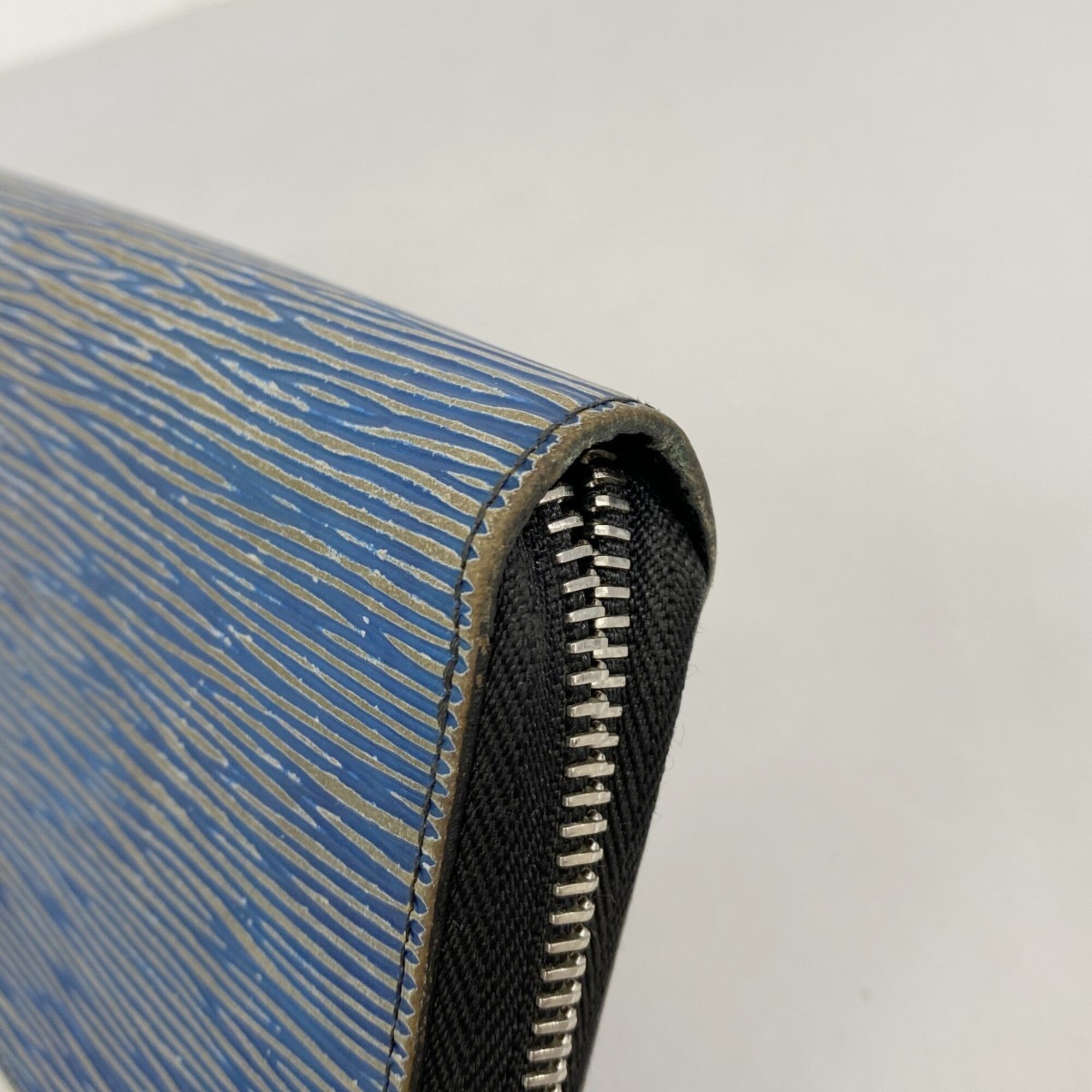Louis Vuitton Blue Long Wallet (Bi-Fold) (Pre-Owned)