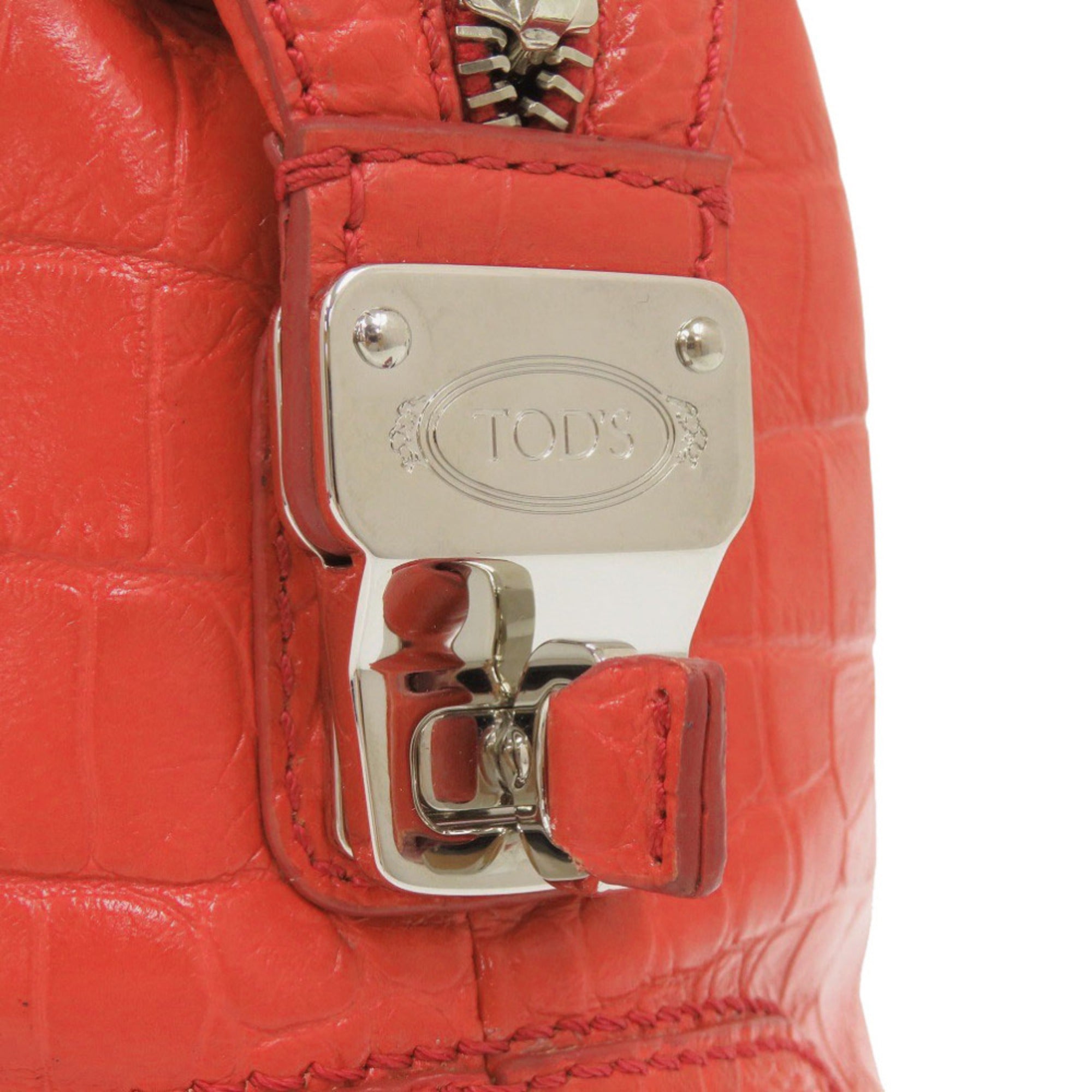 Tod's Red Color Leather Handbag (Pre-Owned)