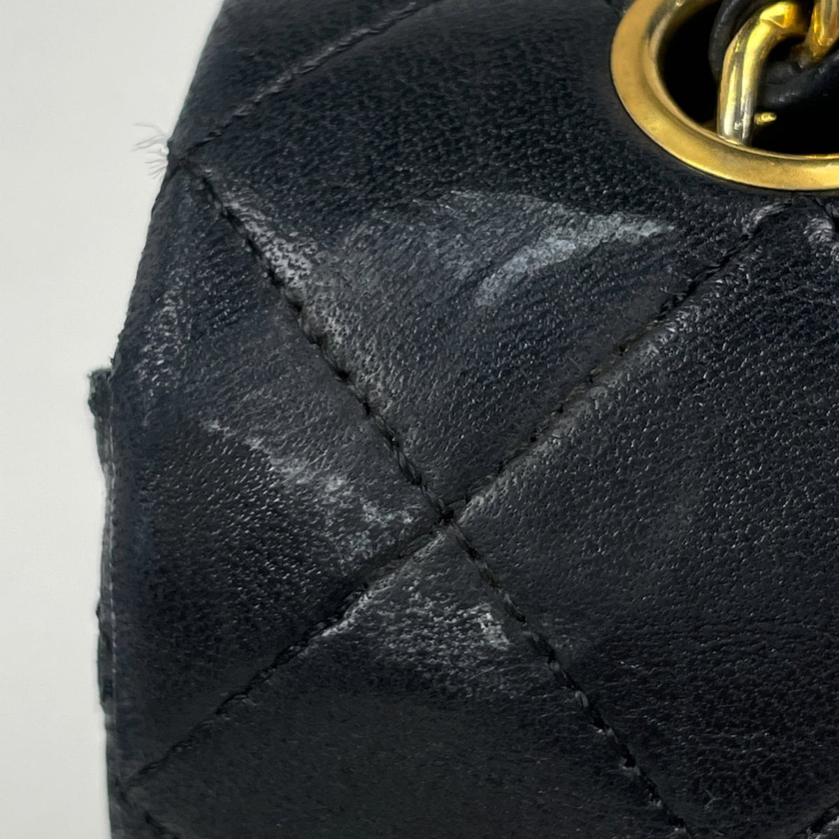 Chanel Matelasse Black Leather Shoulder Bag (Pre-Owned)
