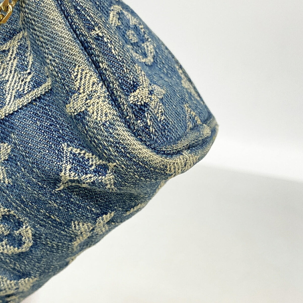 Louis Vuitton Blue Pouch (Pre-Owned)