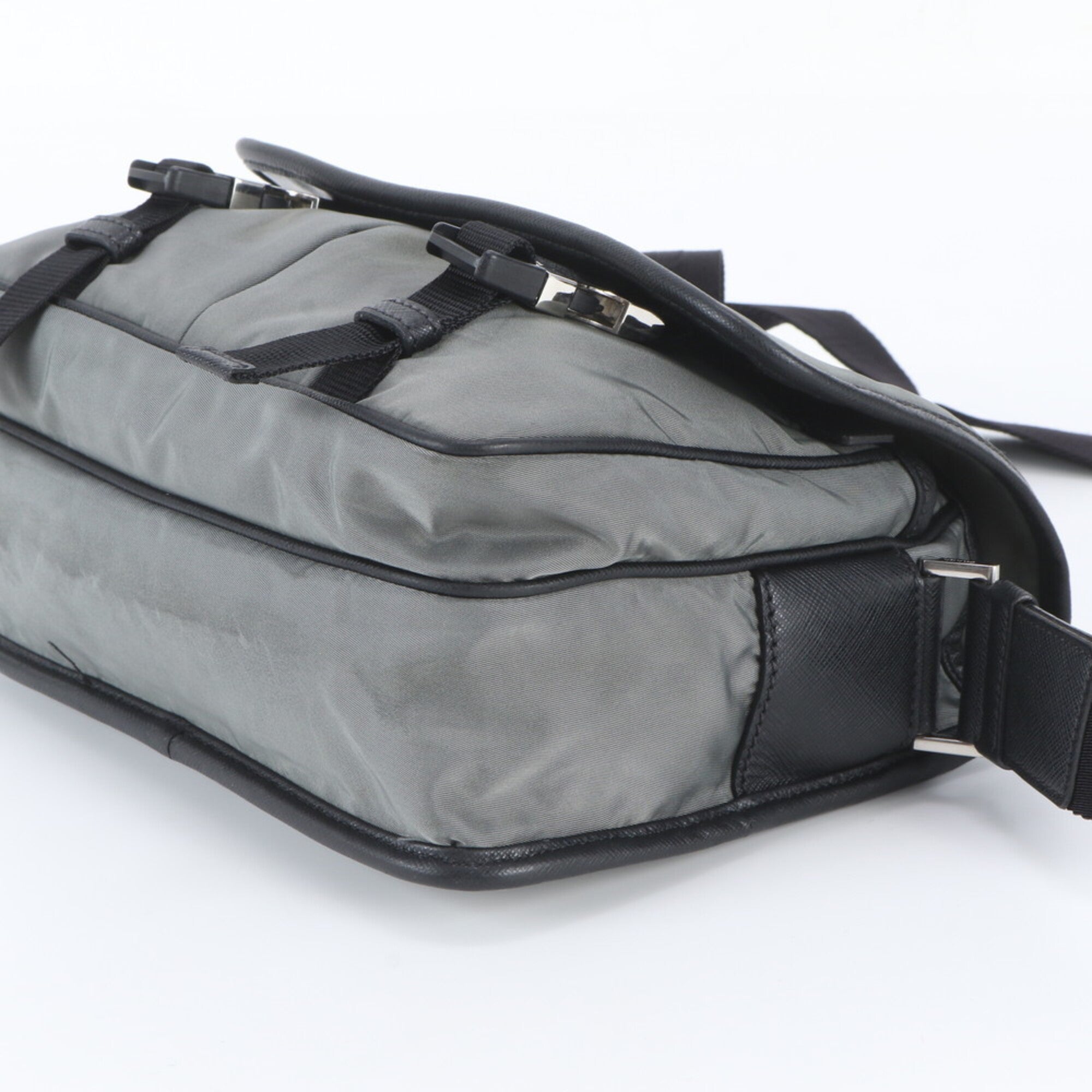 Prada Black Gray Leather Nylon Messenger Bag Shoulder Bag (Pre-Owned)