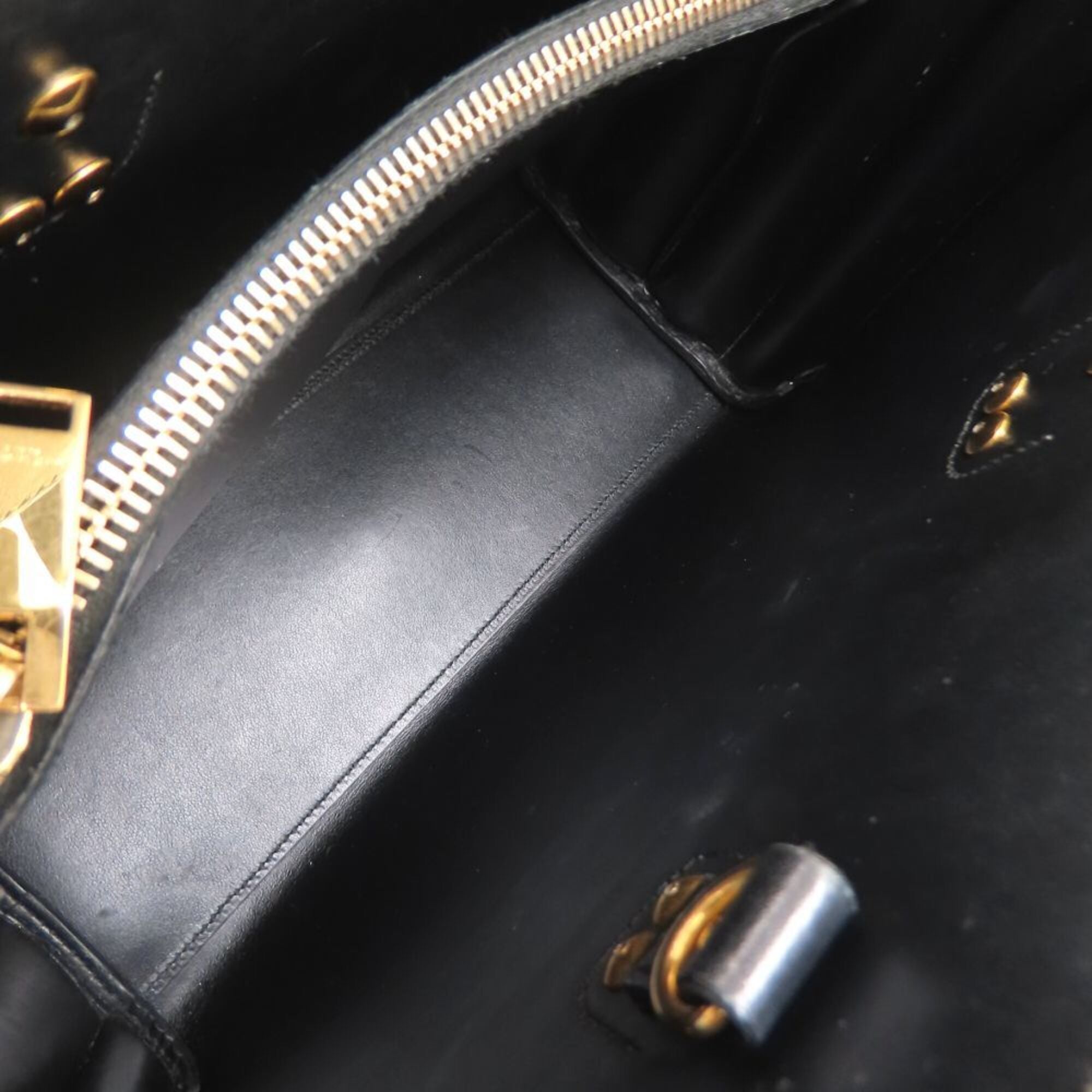 Yves Saint Laurent Black Leather Handbag (Pre-Owned)