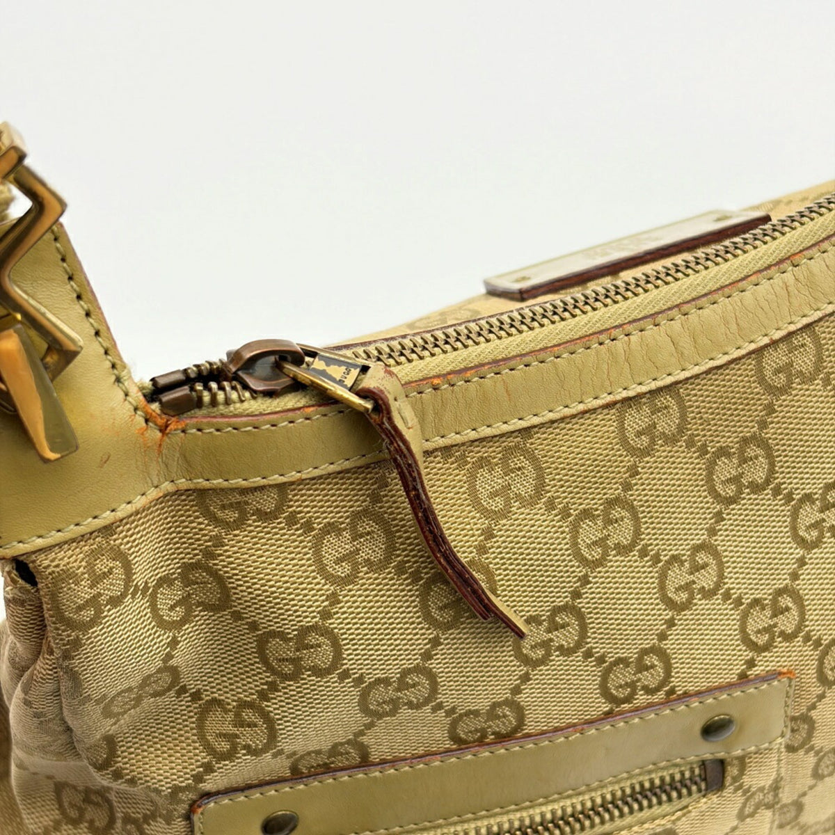 Gucci Gg Canvas Beige Gg Canvas Leather Shoulder Bag (Pre-Owned)