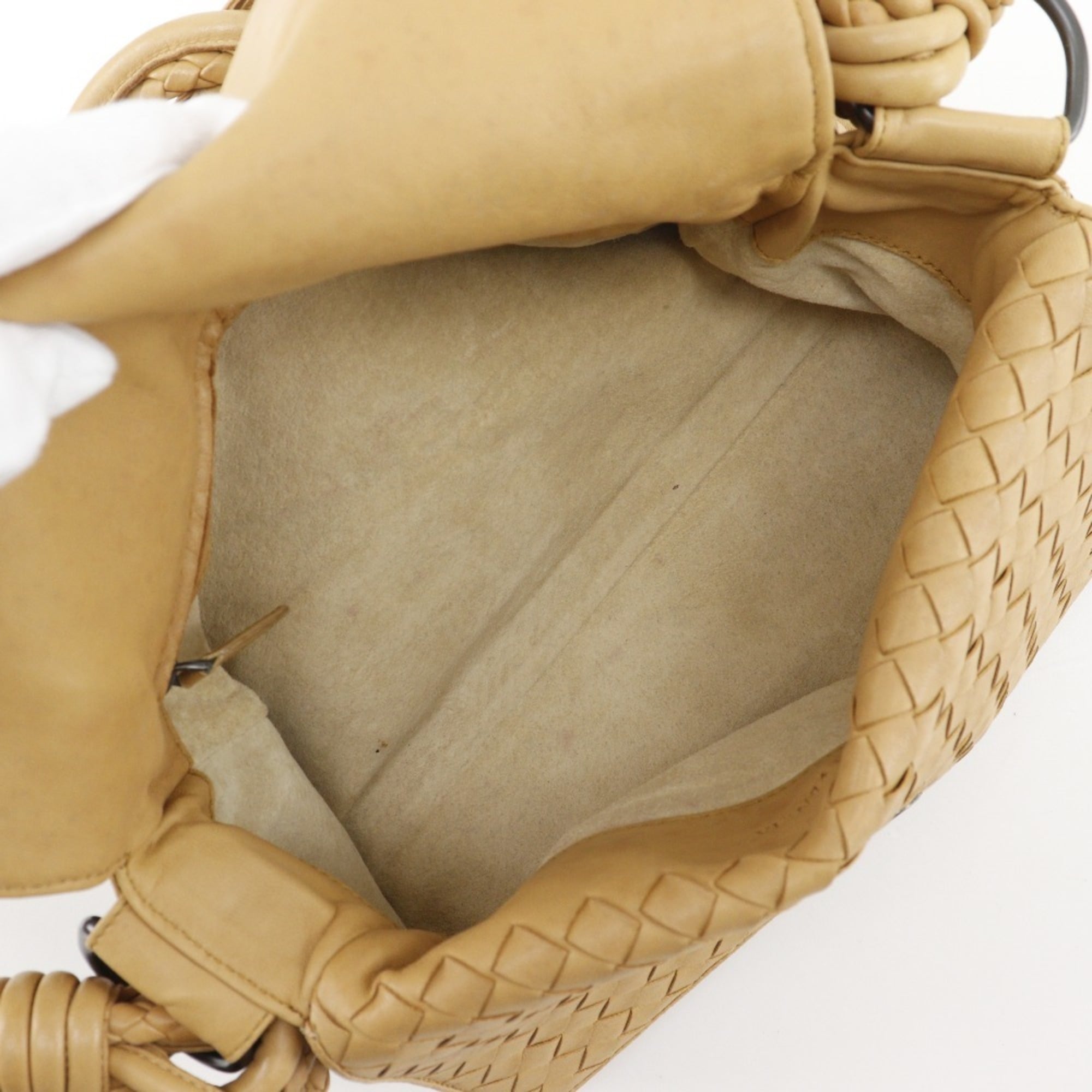 Bottega Veneta Beige Intrecciato Shoulder Bag (Pre-Owned)