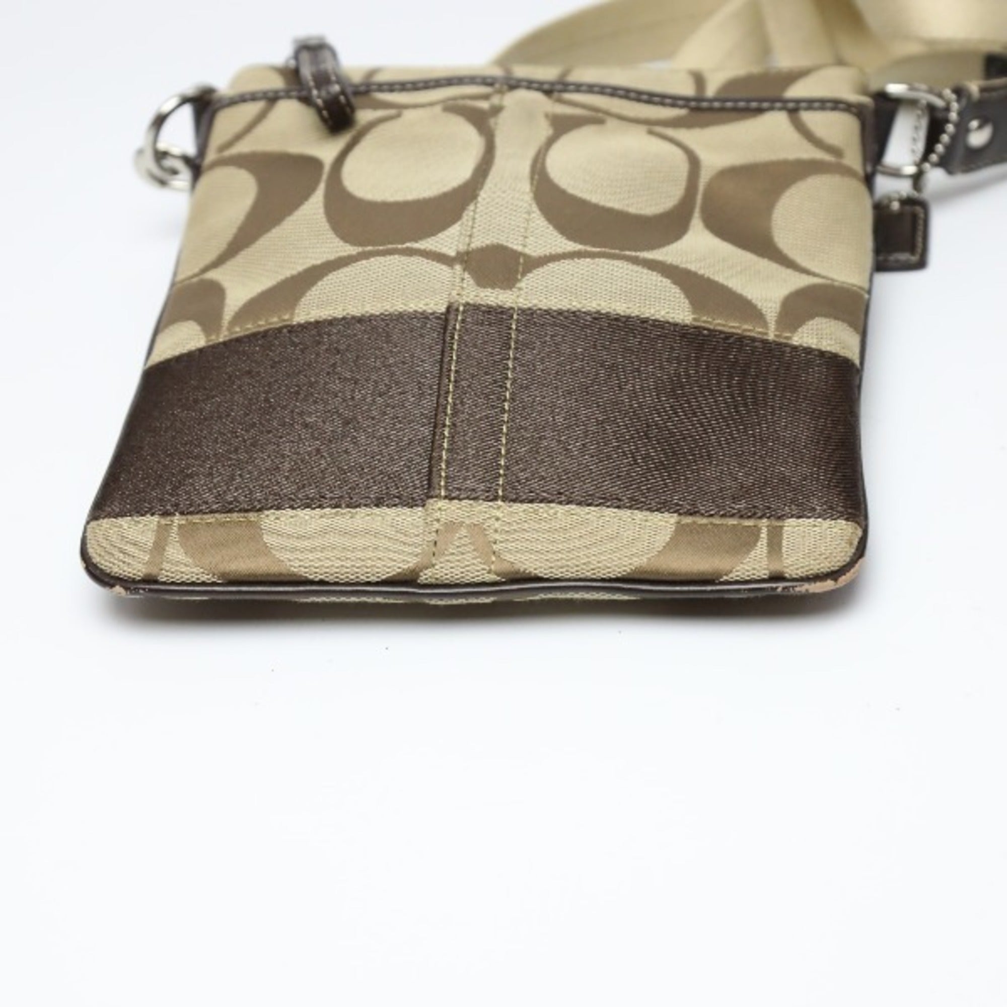 Coach Khaki Leather Shoulder Bag (Pre-Owned)
