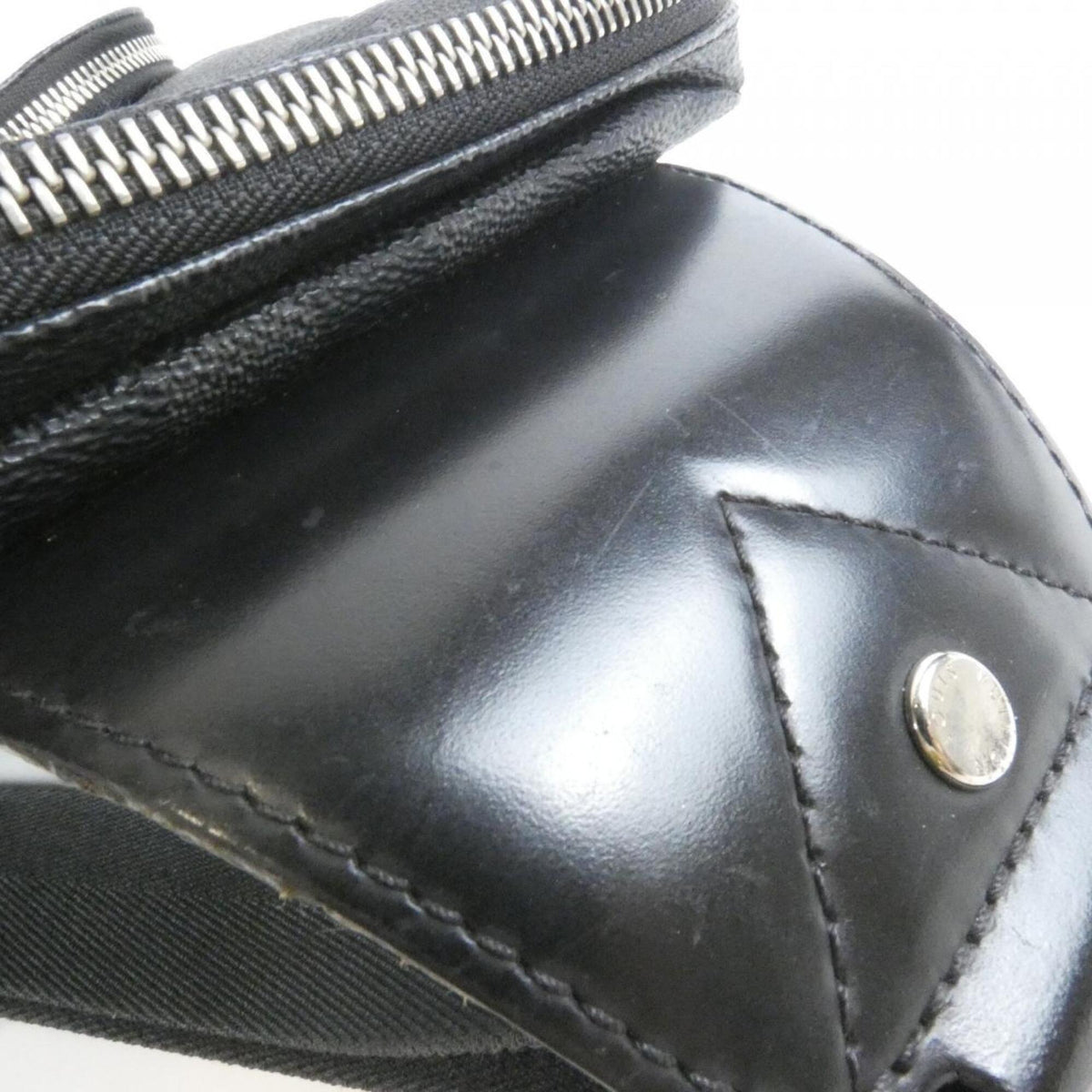 Louis Vuitton Gray Coated Canvas Shoulder Bag (Pre-Owned)