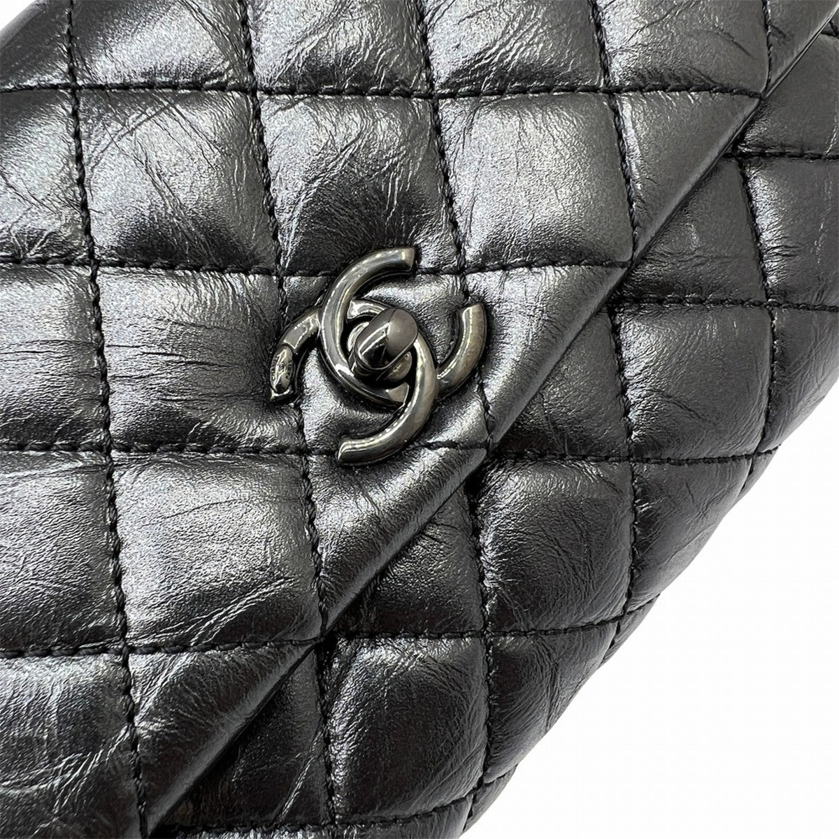 Chanel Metallic Gray Leather Handbag Shoulder Bag (Pre-Owned)