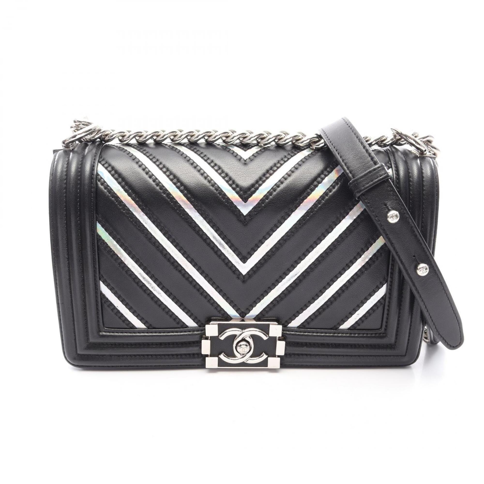 Chanel Black Leather Handbag Shoulder Bag (Pre-Owned)