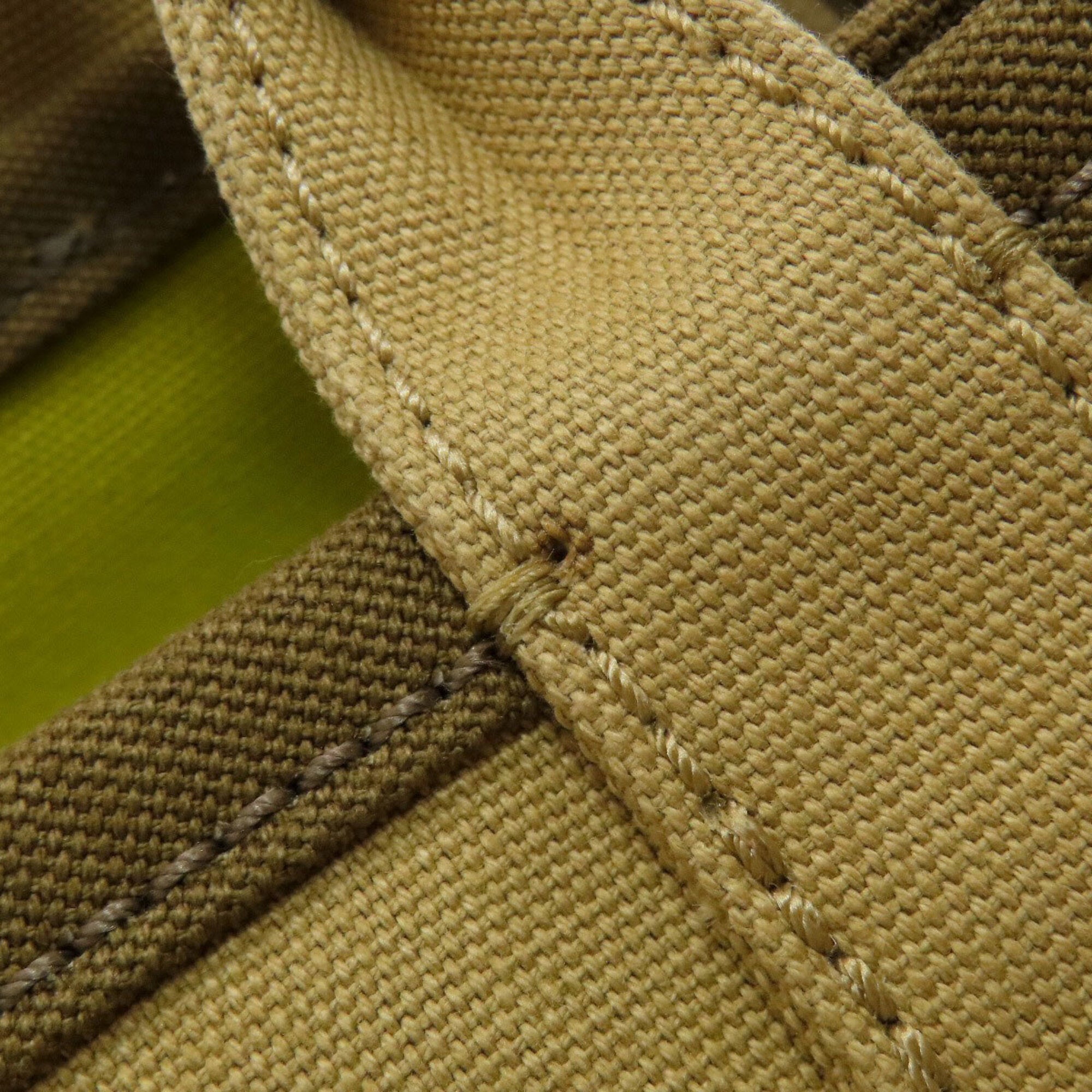 Marc Jacobs Brown Canvas Handbag (Pre-Owned)