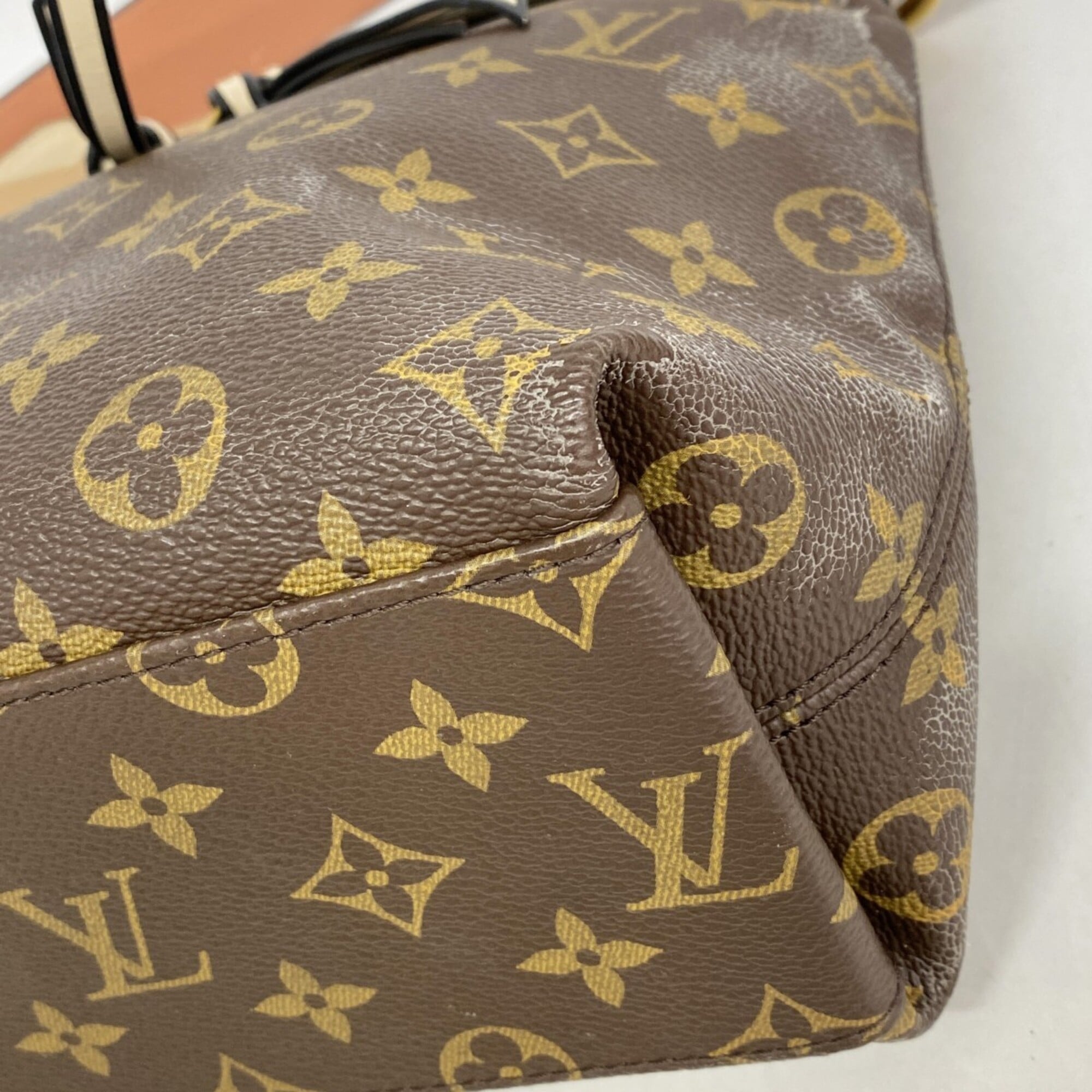 Louis Vuitton Brown Handbag (Pre-Owned)