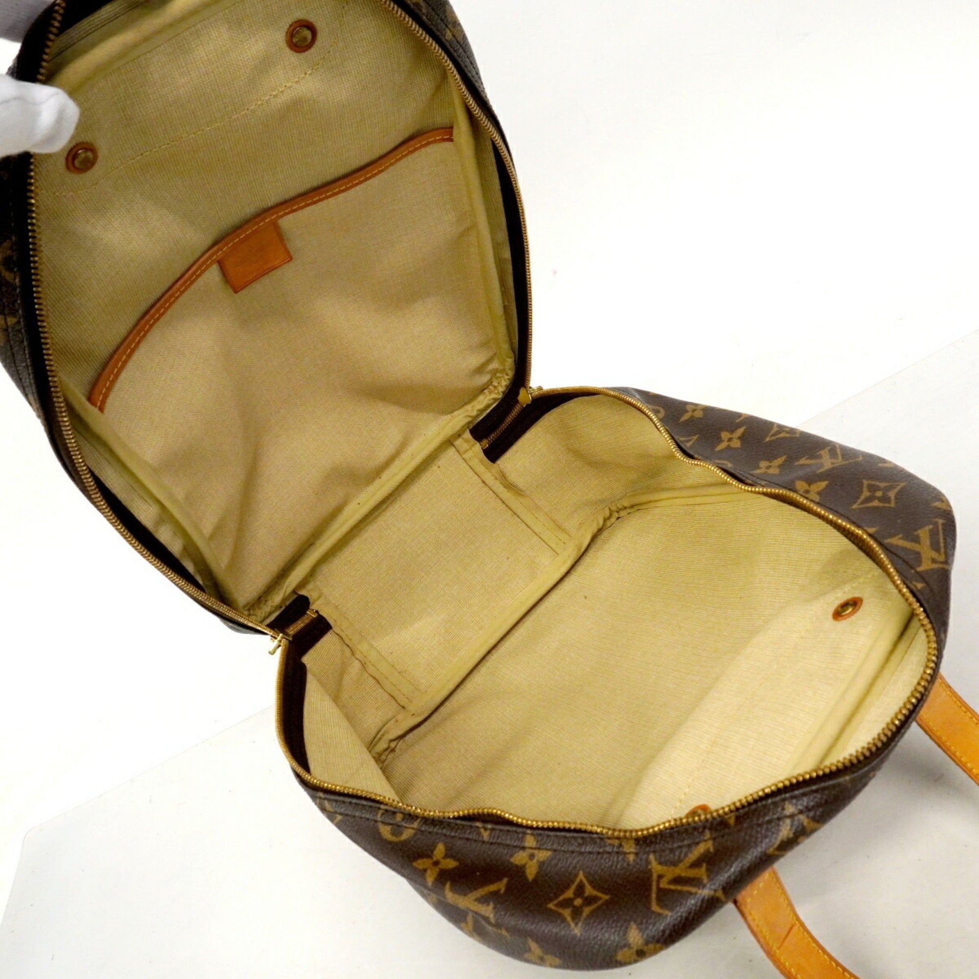 Louis Vuitton Brown Handbag (Pre-Owned)