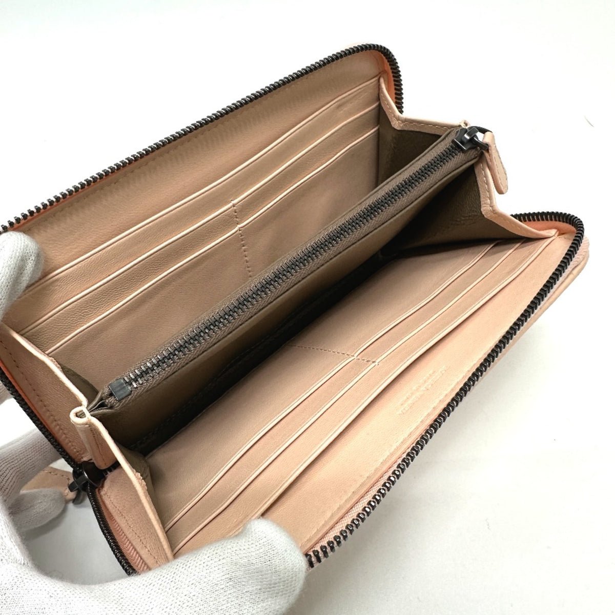 Bottega Veneta Pink Leather Long Wallet (Bi-Fold) (Pre-Owned)